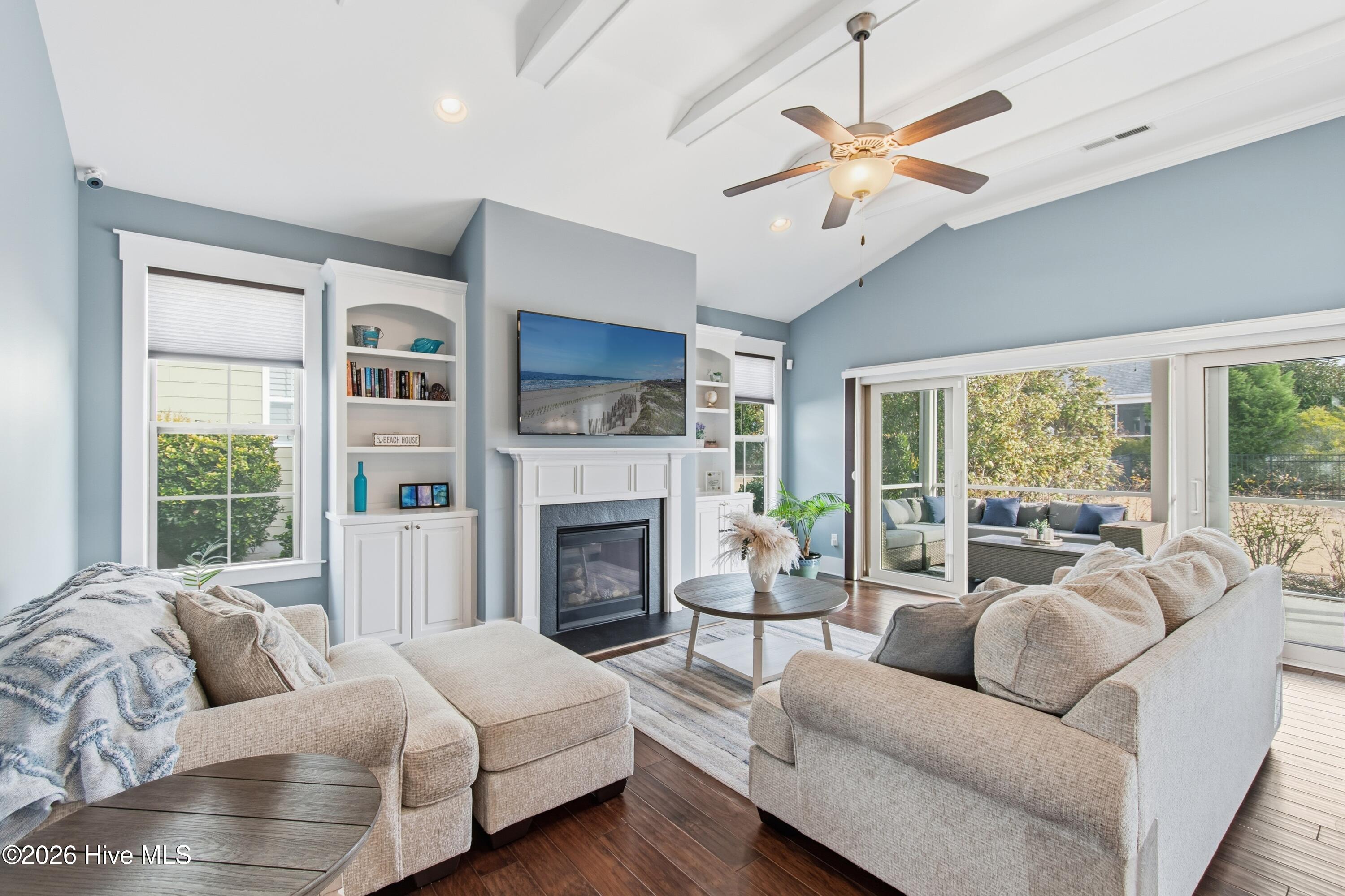 100547463 | Photo 15