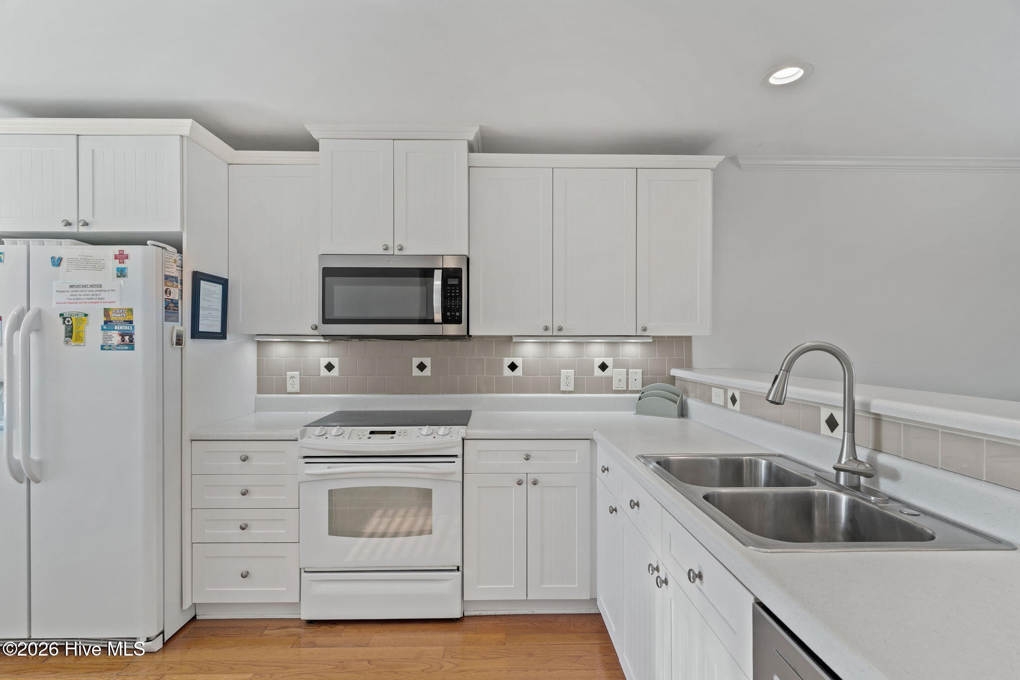 100563044 | Photo 20