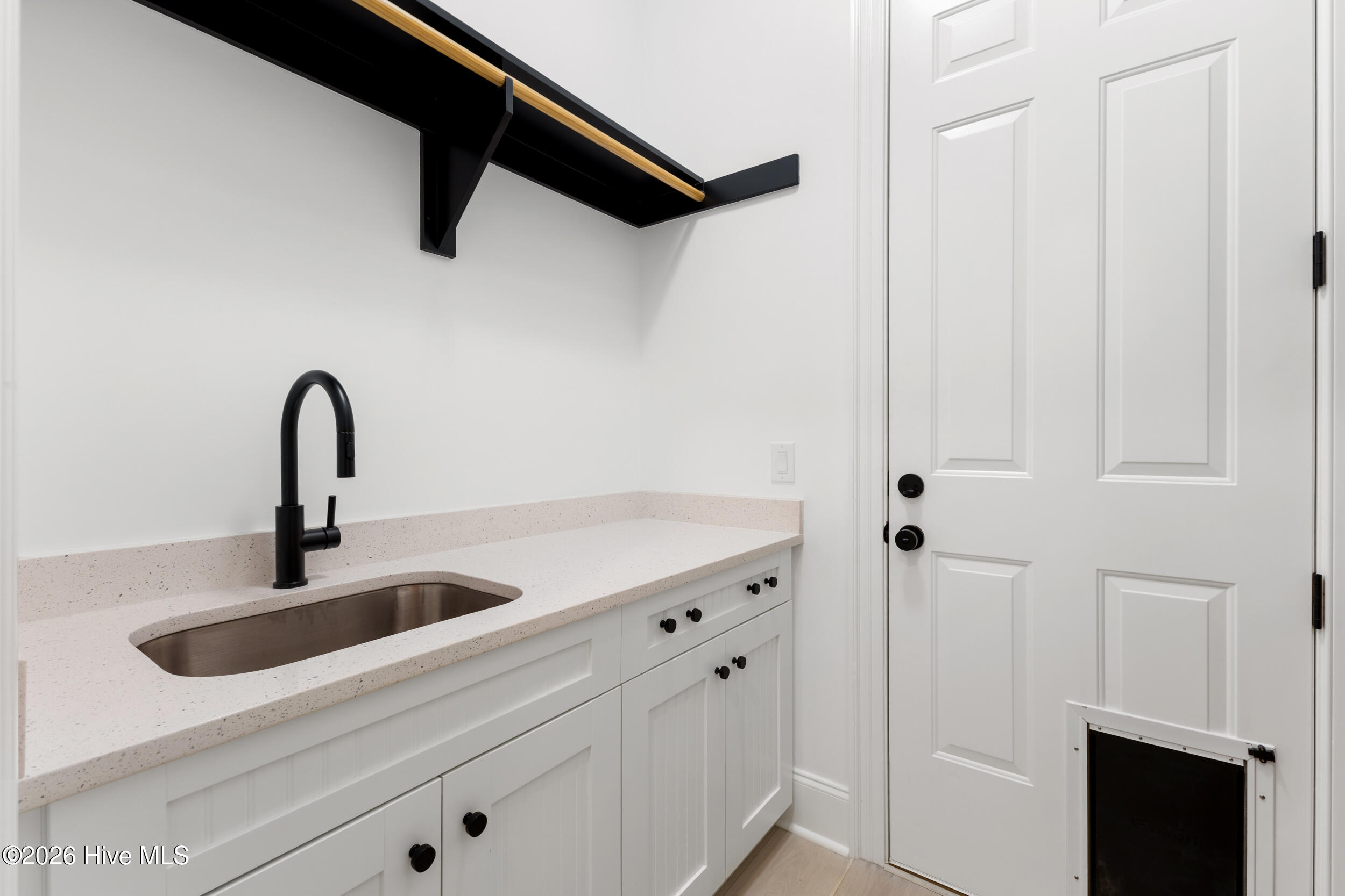 100567857 | Photo 35