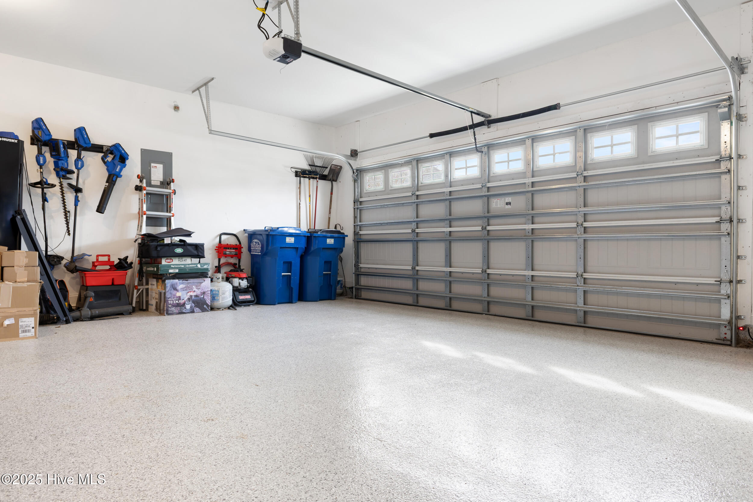 100546095 | Photo 53