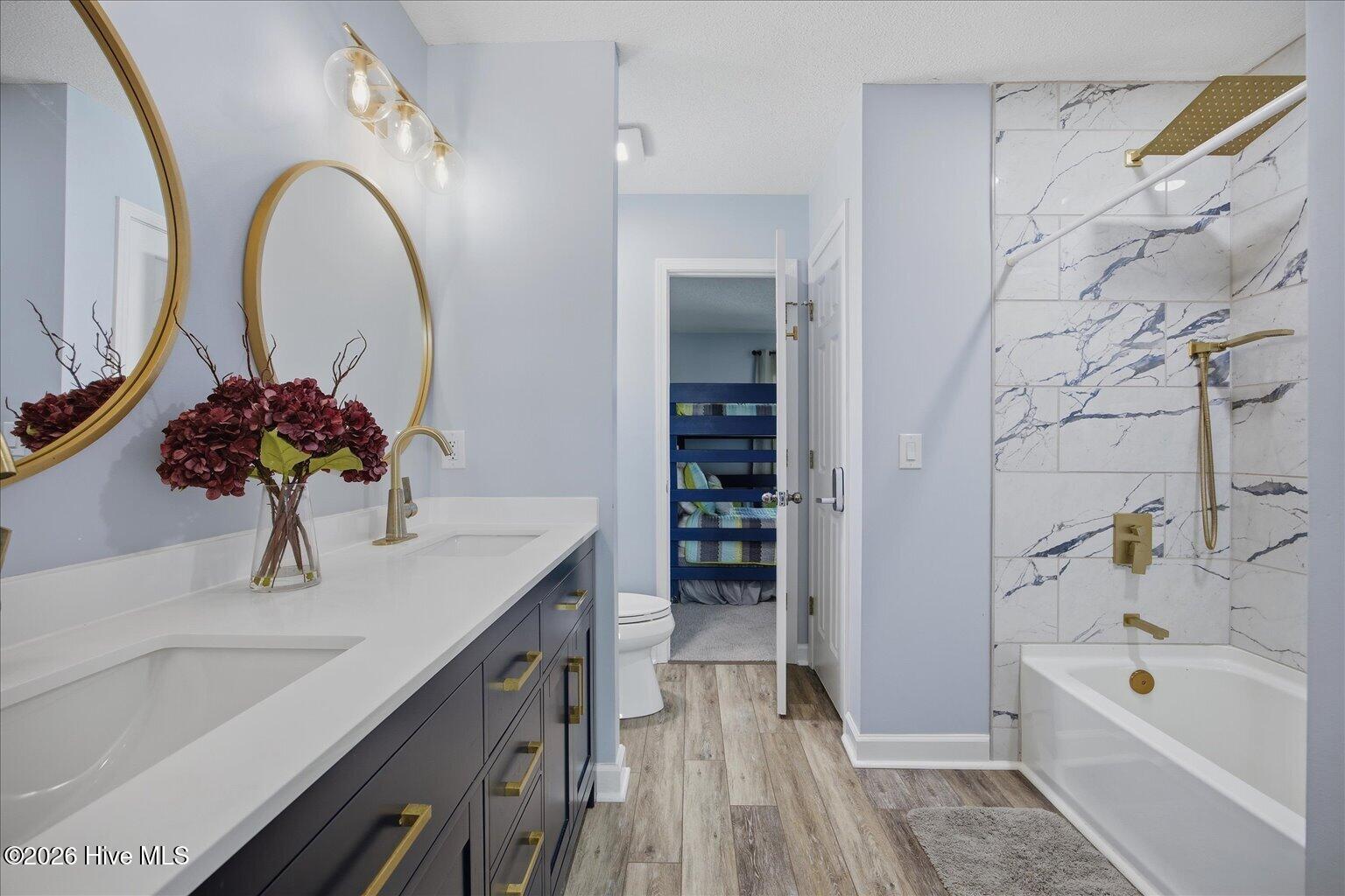 100558776 | Photo 26