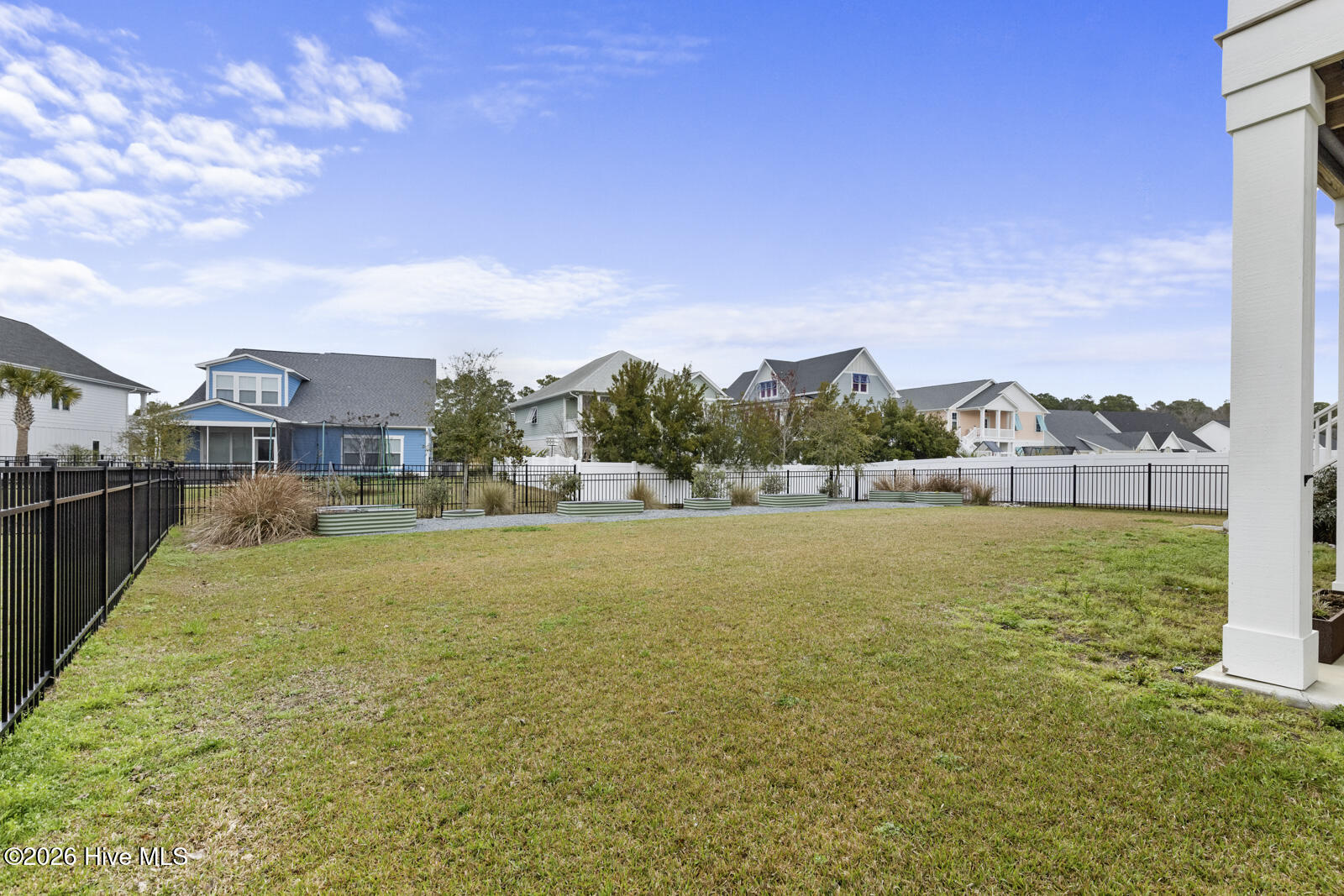 100557738 | Photo 55