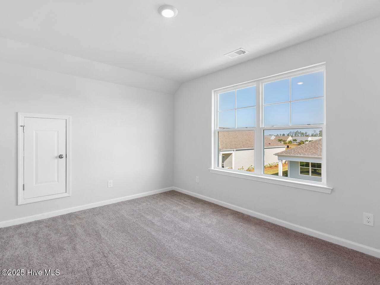 100547716 | Photo 33