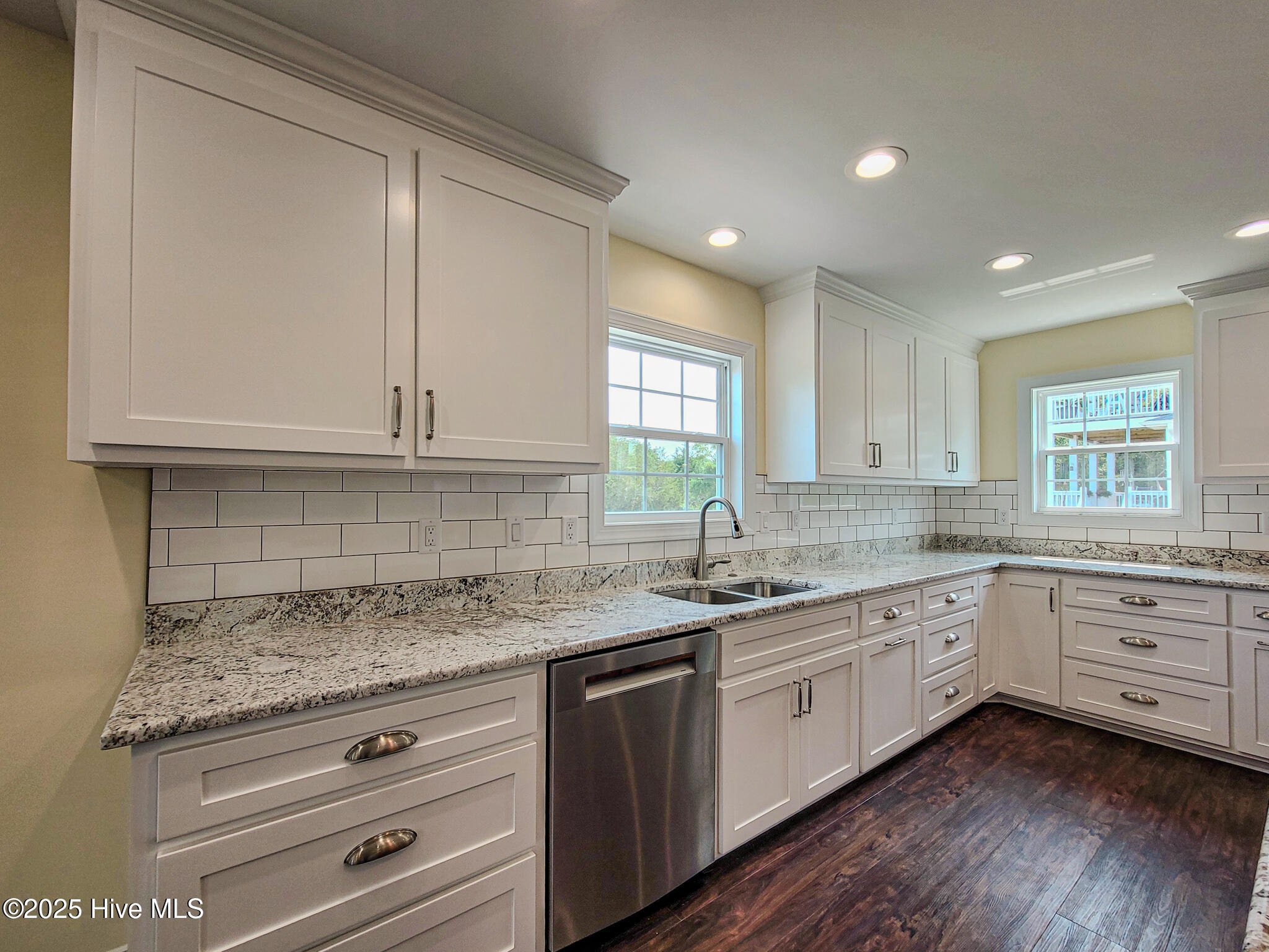 100511254 | Photo 28