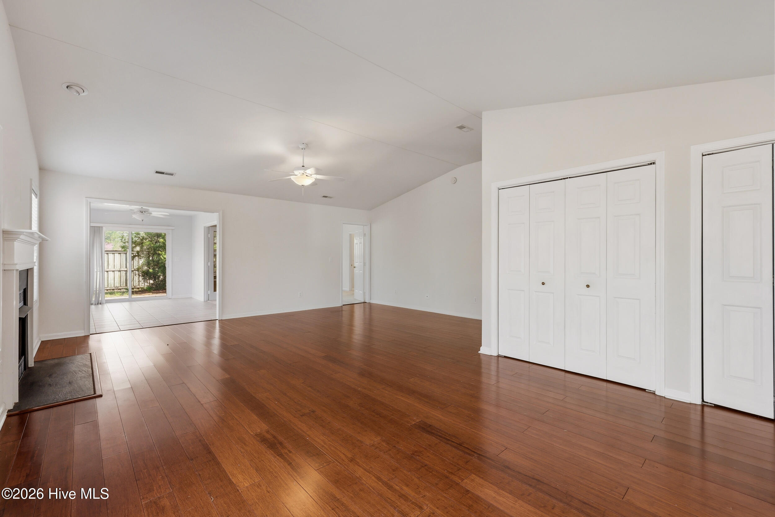 100511628 | Photo 13