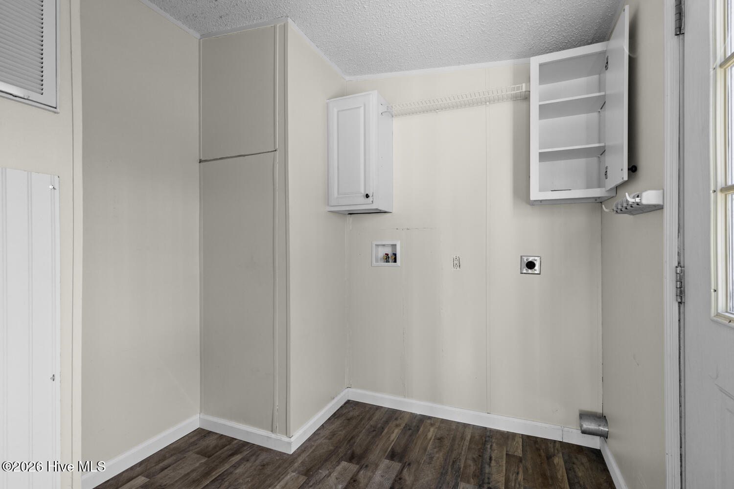 100550172 | Photo 15