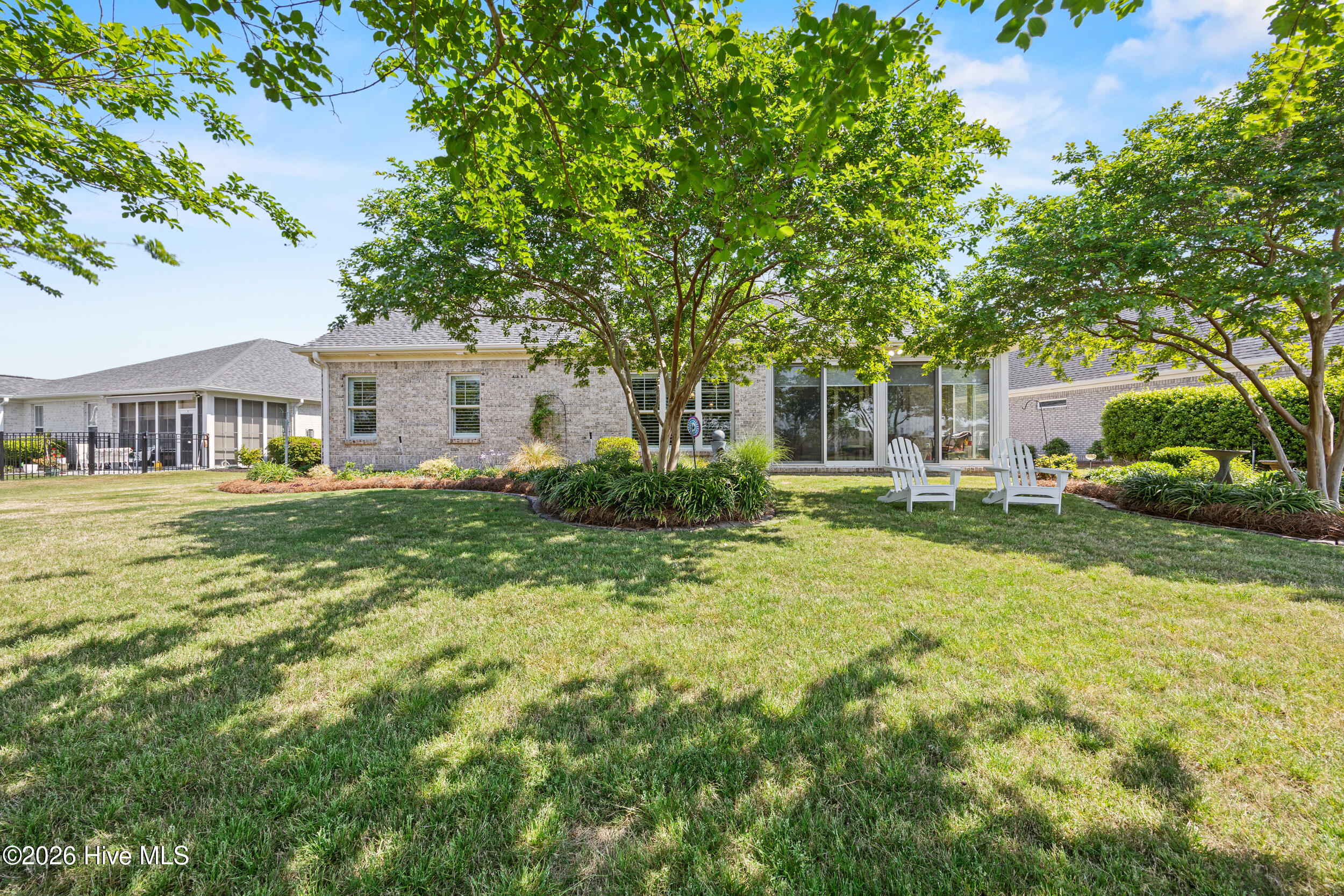 100566024 | Photo 40