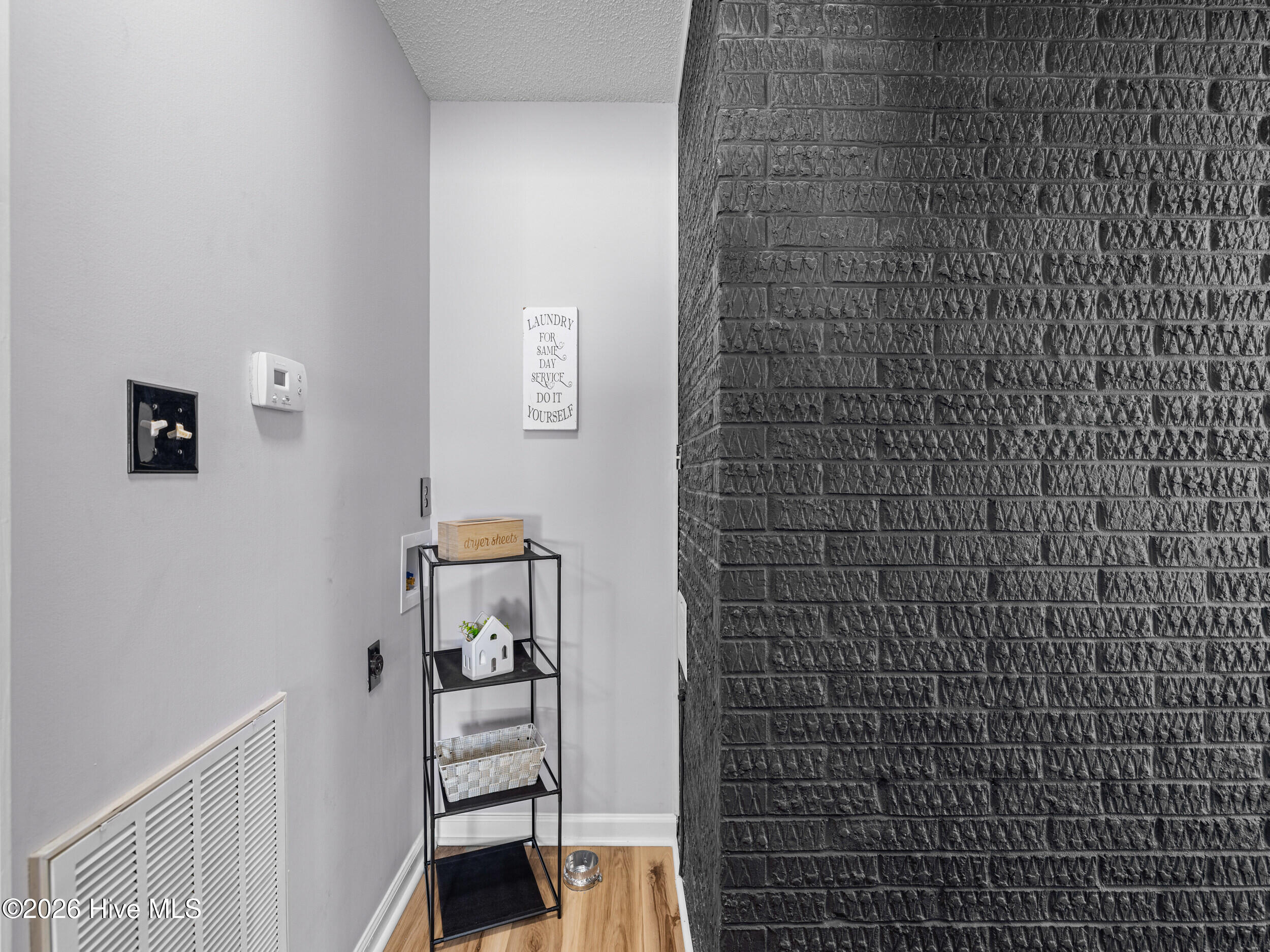 100558460 | Photo 32