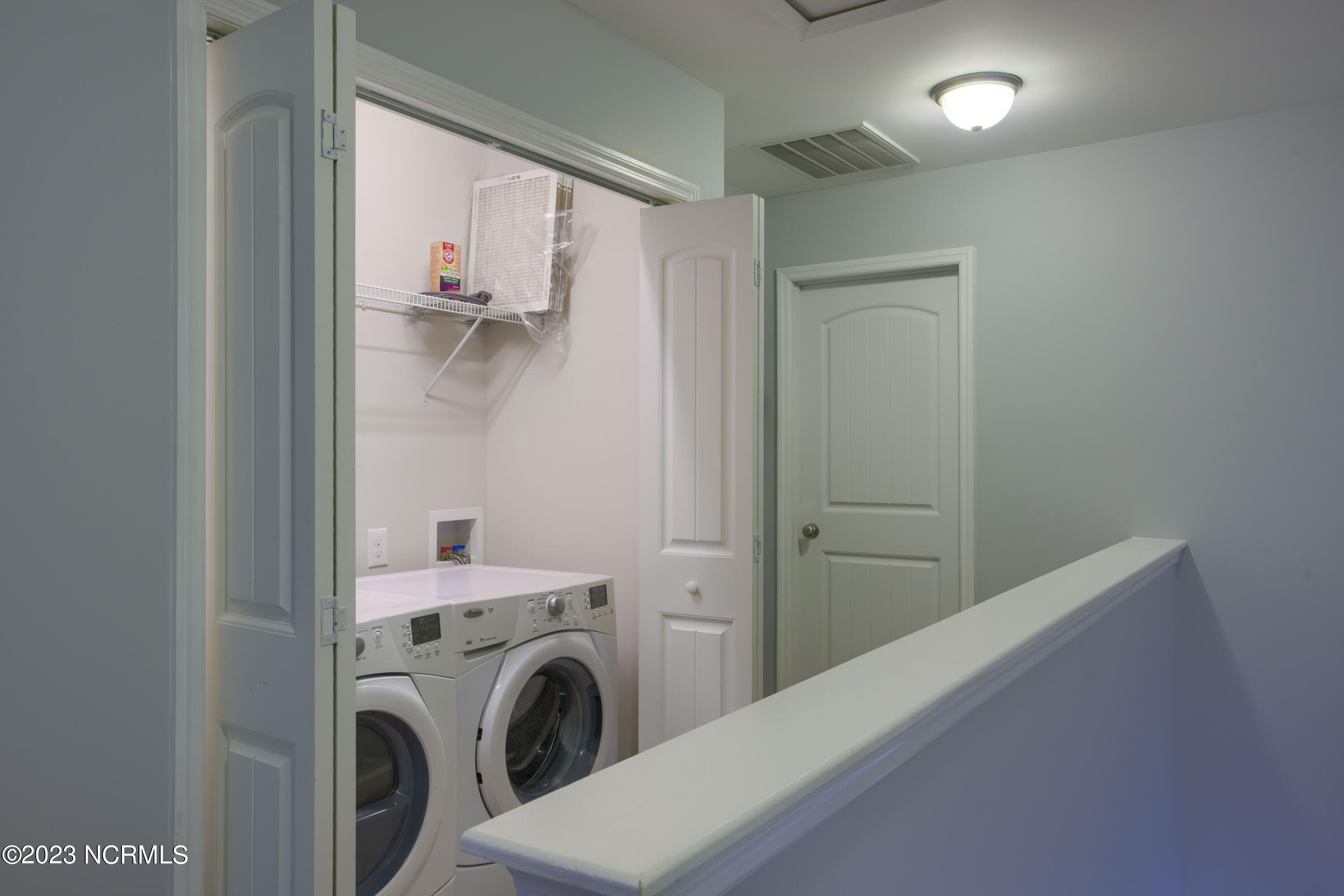 100534630 | Photo 23