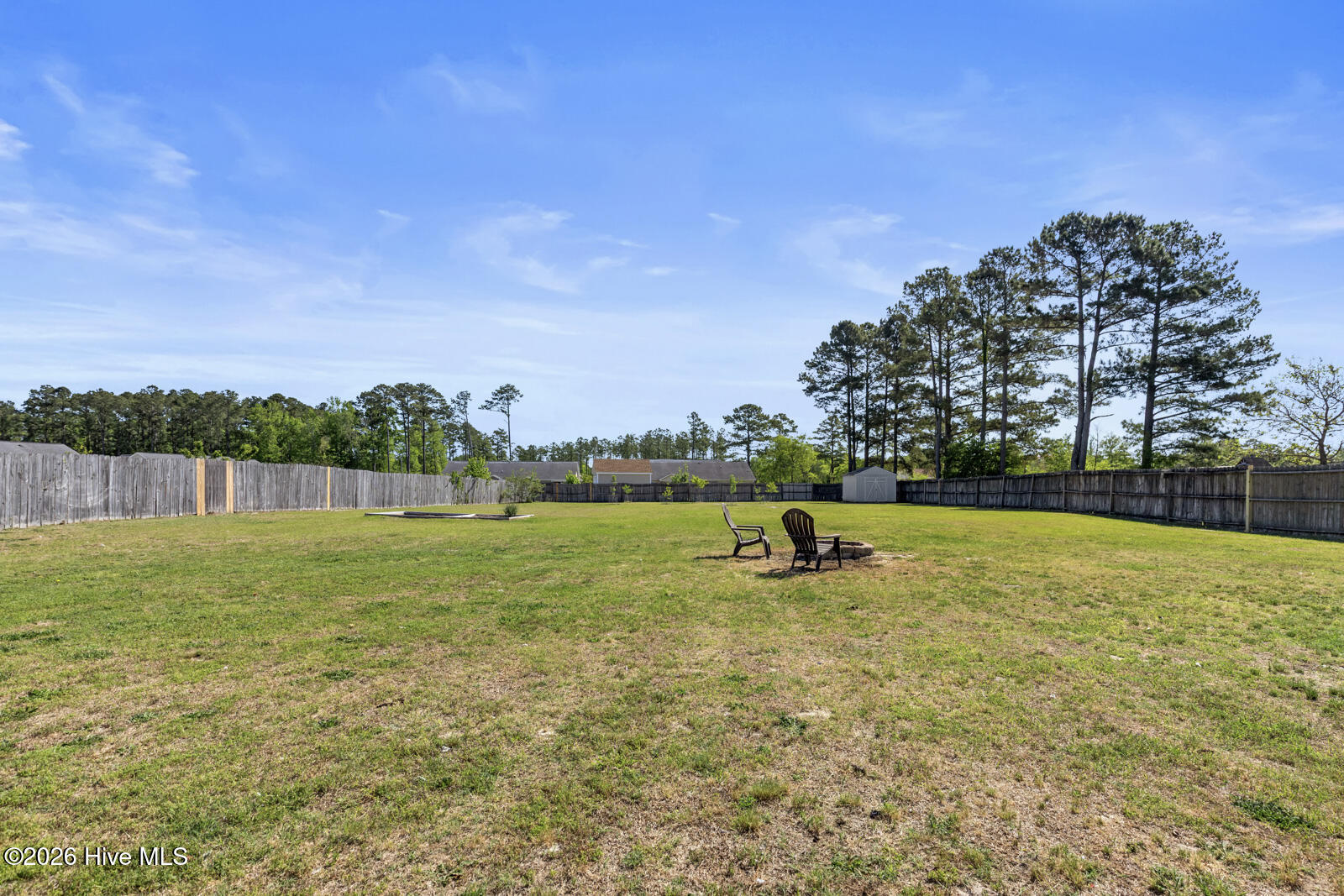 100569280 | Photo 35