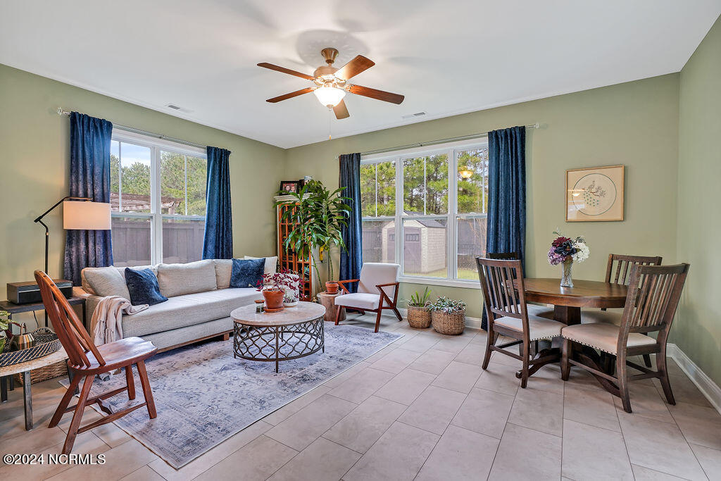 100565738 | Photo 18