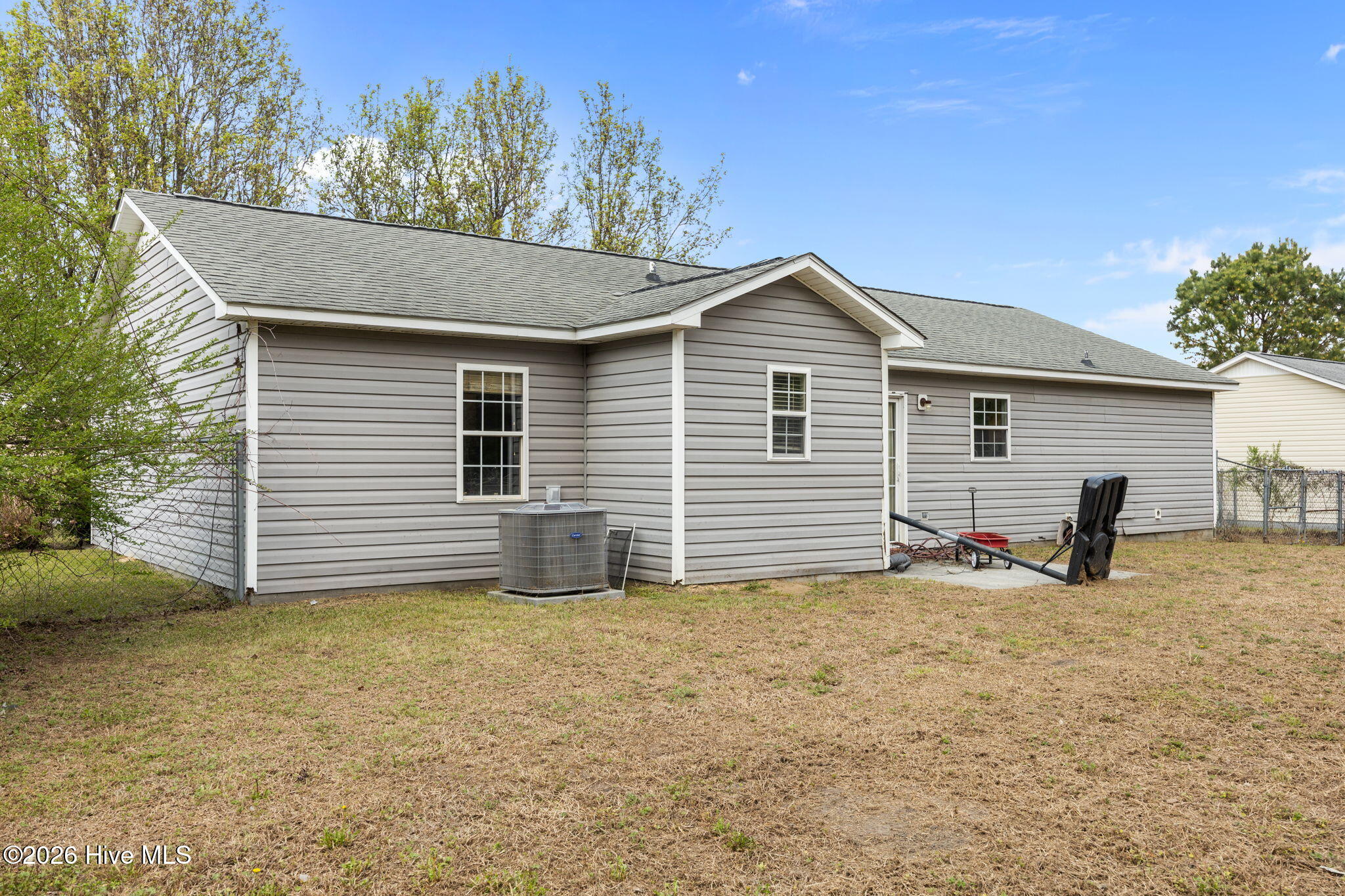 100562262 | Photo 39