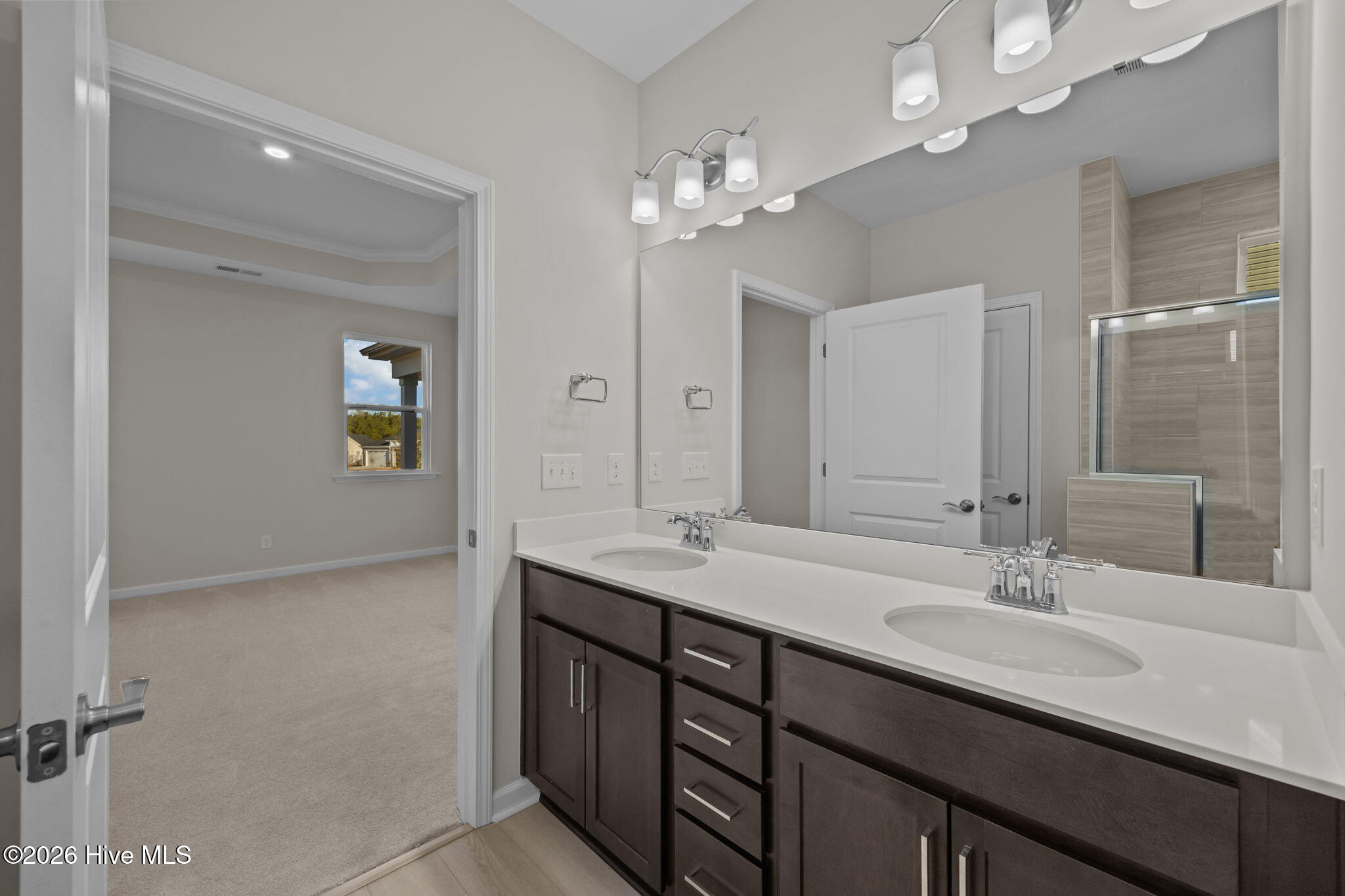 100509950 | Photo 18