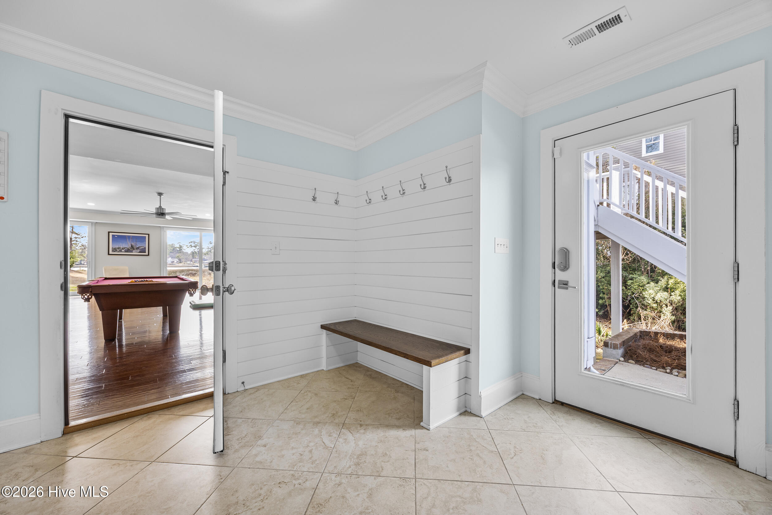 100549374 | Photo 58