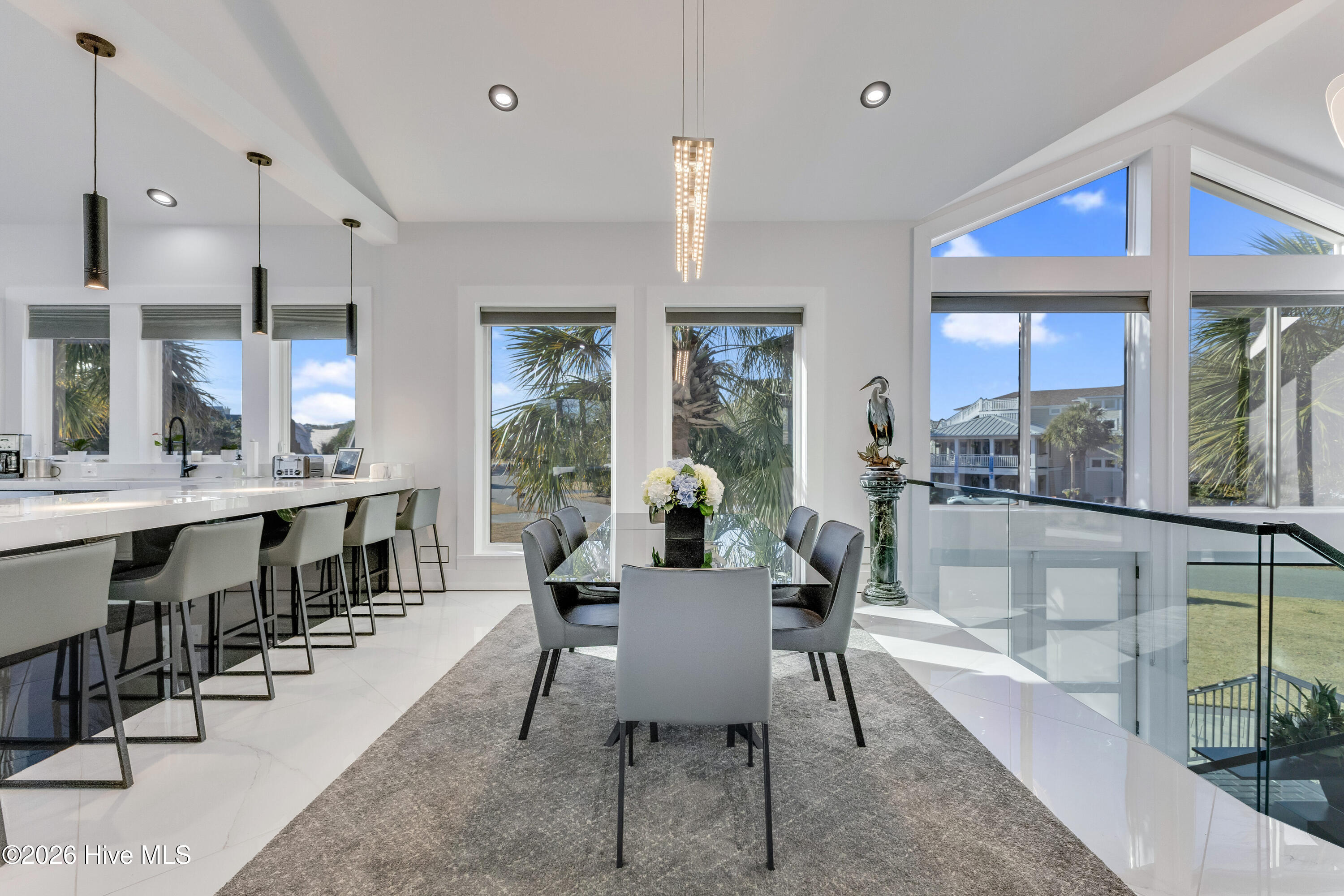 100559856 | Photo 10