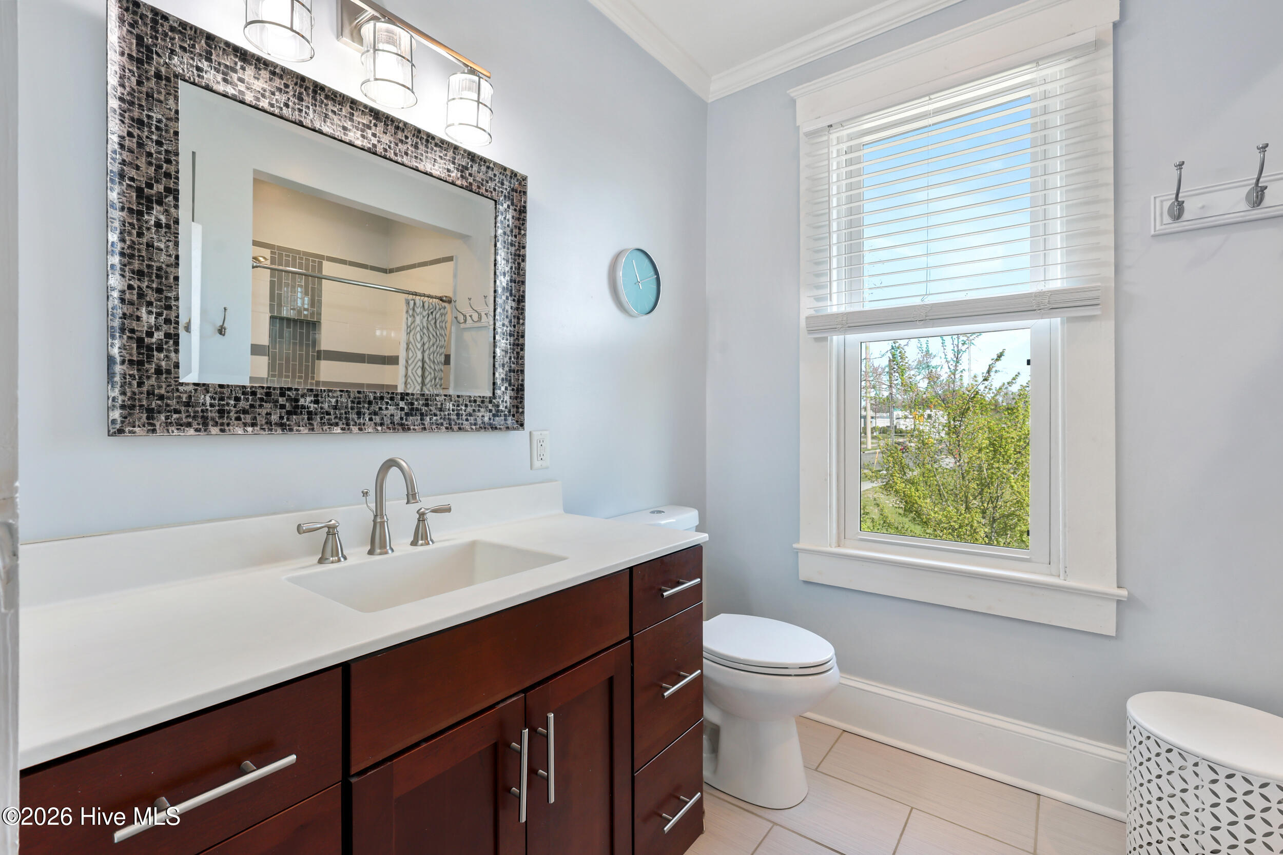 100562723 | Photo 44