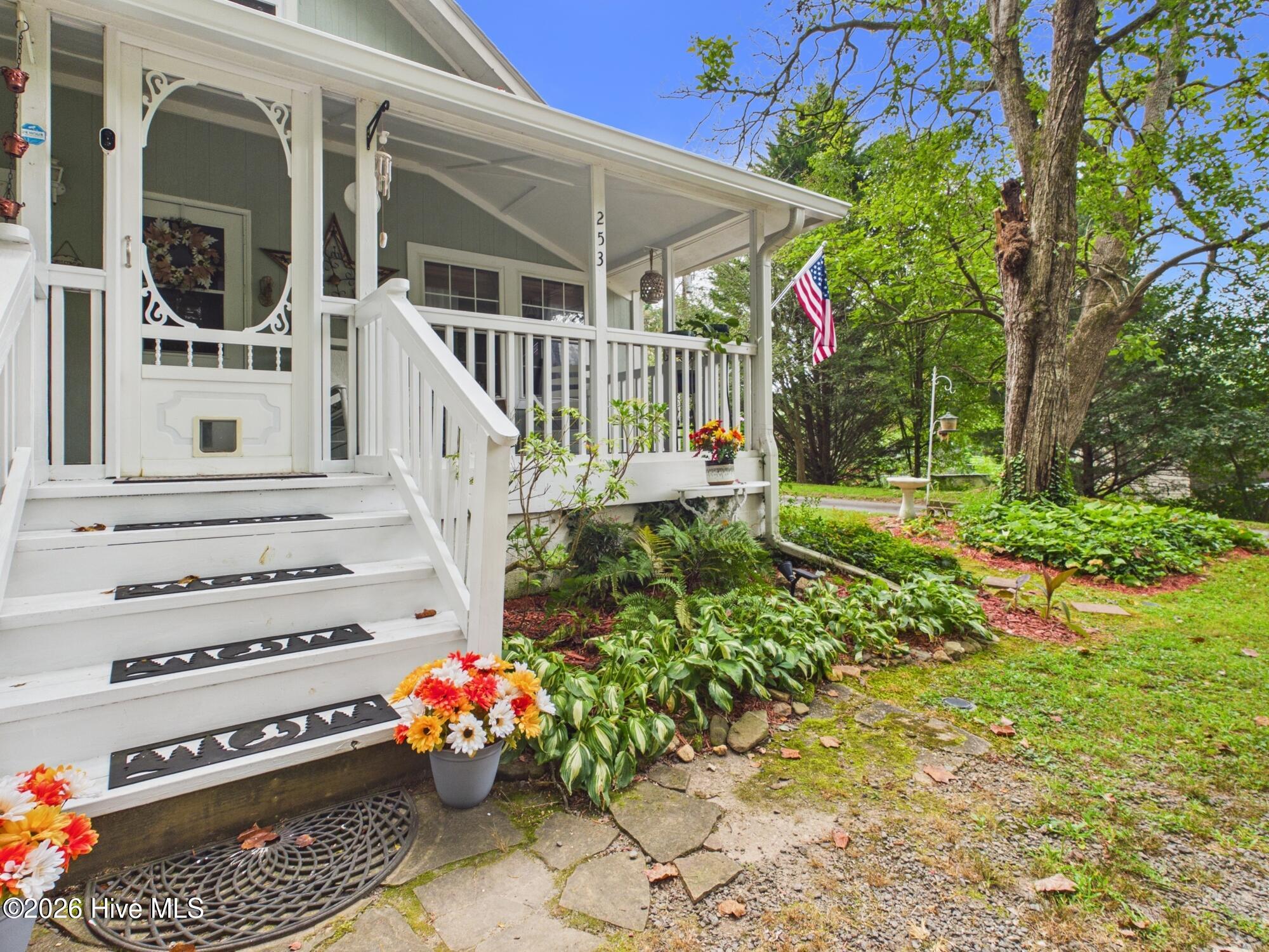 Photo 3 of Single family home for sale at 253 Truett Camp Rd, Hayesville, NC 28904 | MLS# 100600519 | Listing updated on 2026-09-02