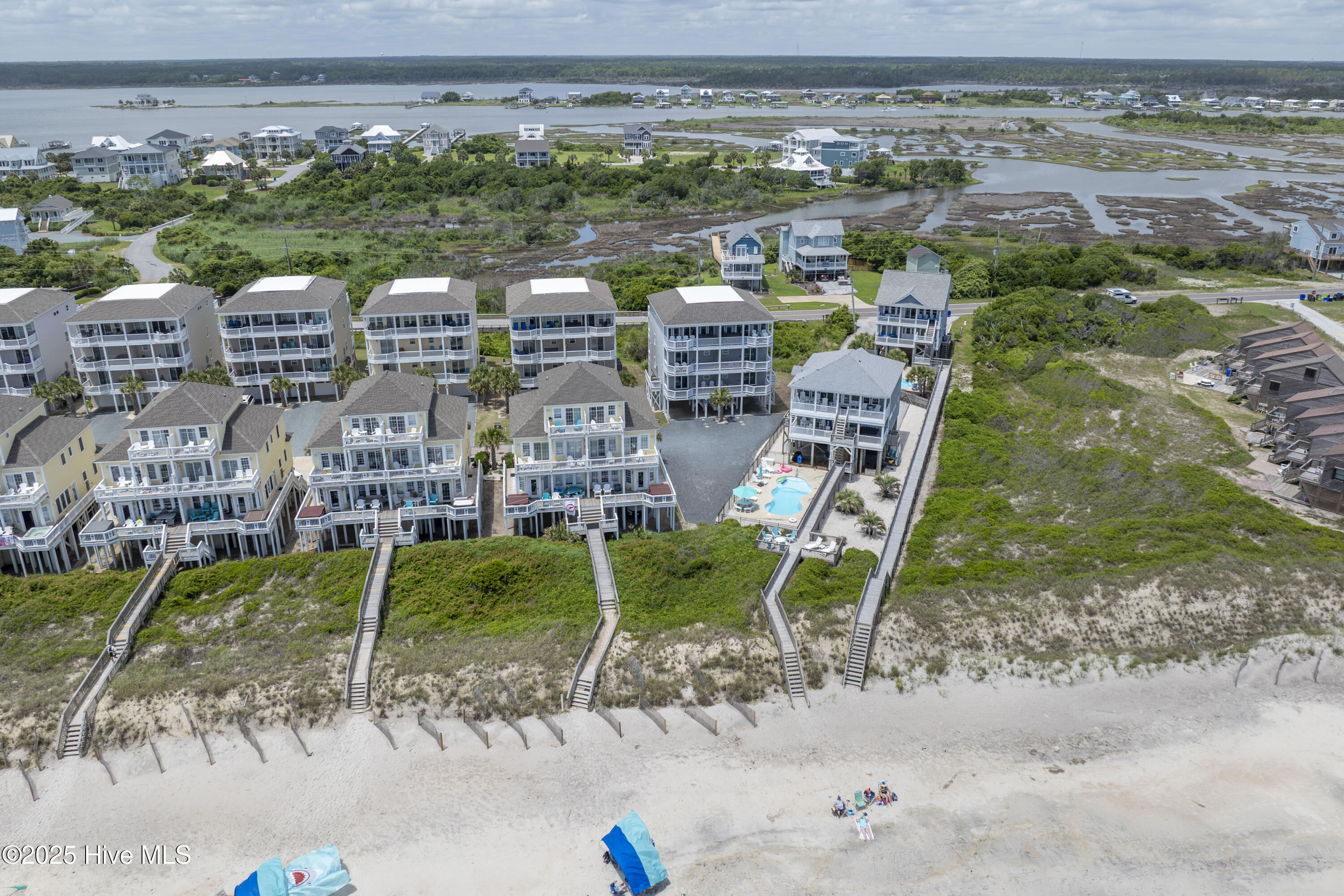 100510415 | Photo 61