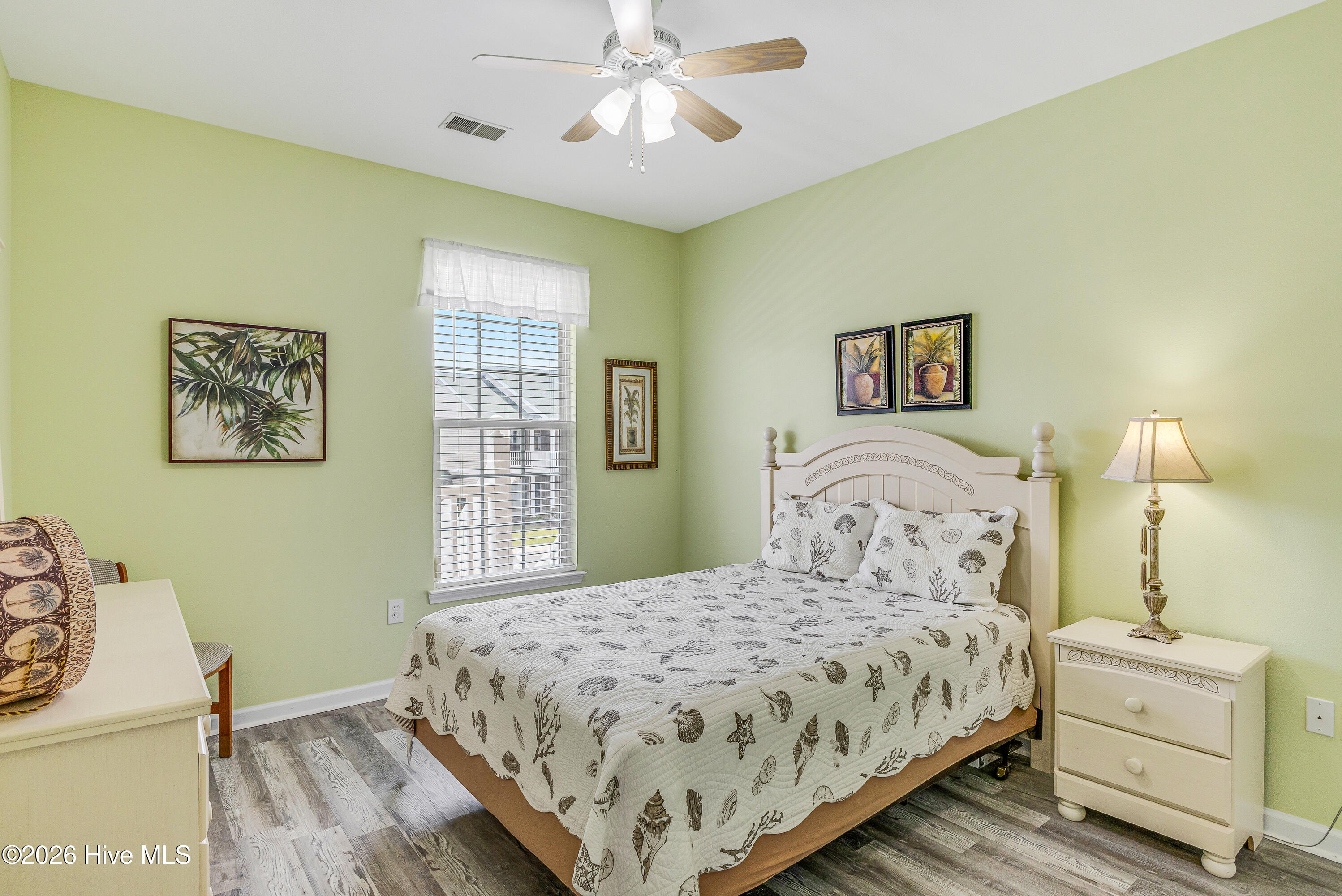 100560351 | Photo 22