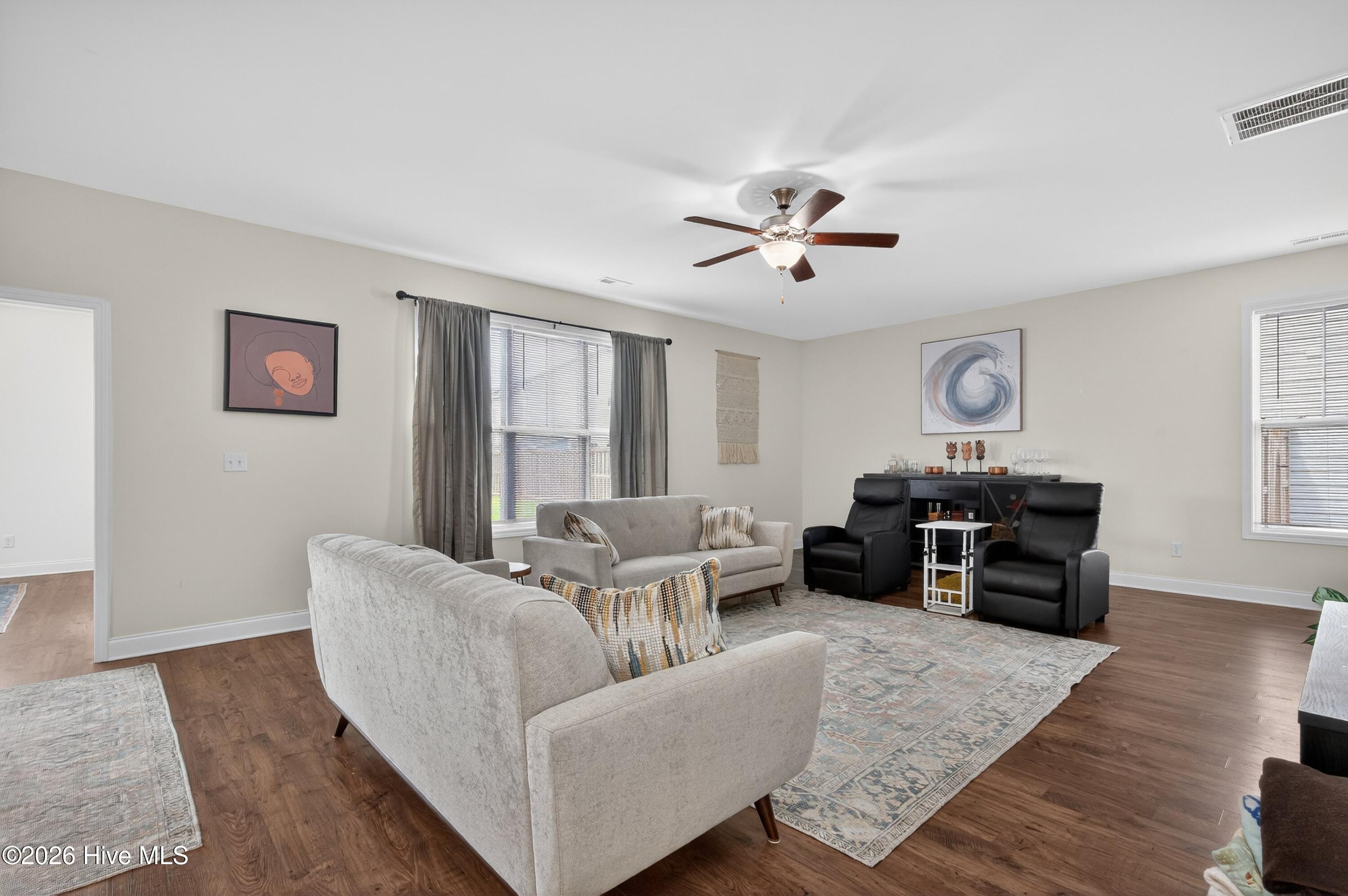 100565414 | Photo 10