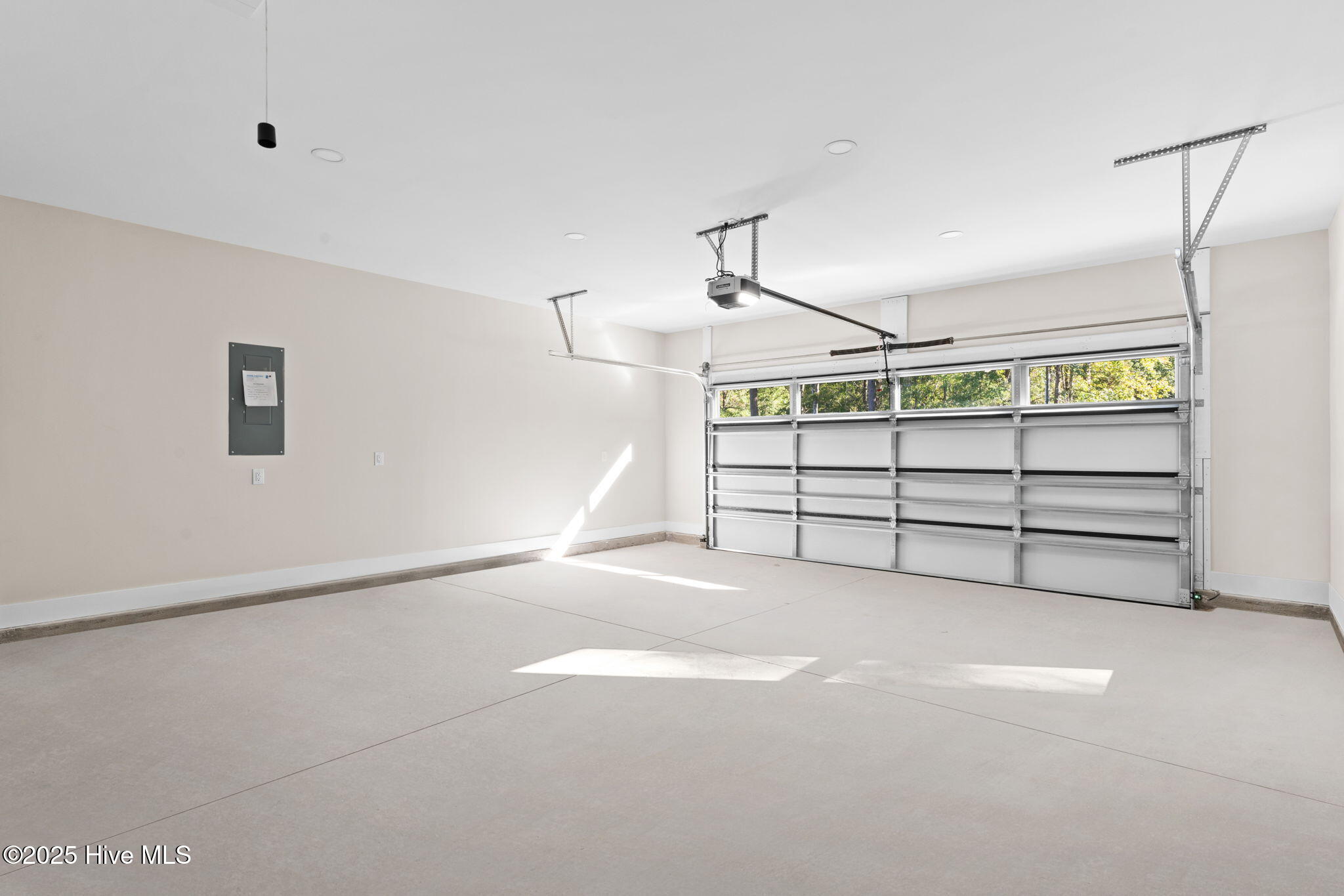 100537553 | Photo 42