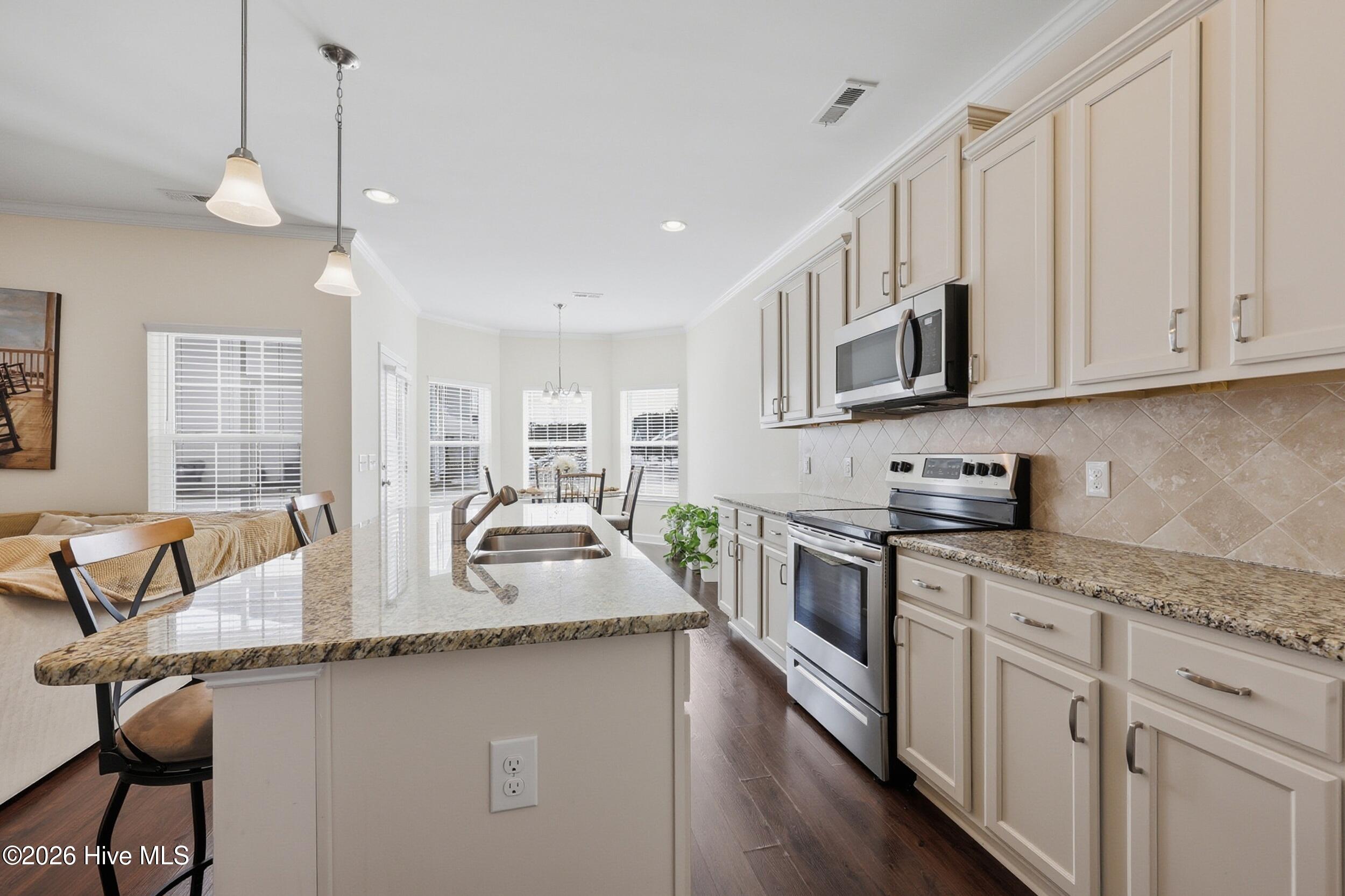 100552958 | Photo 12