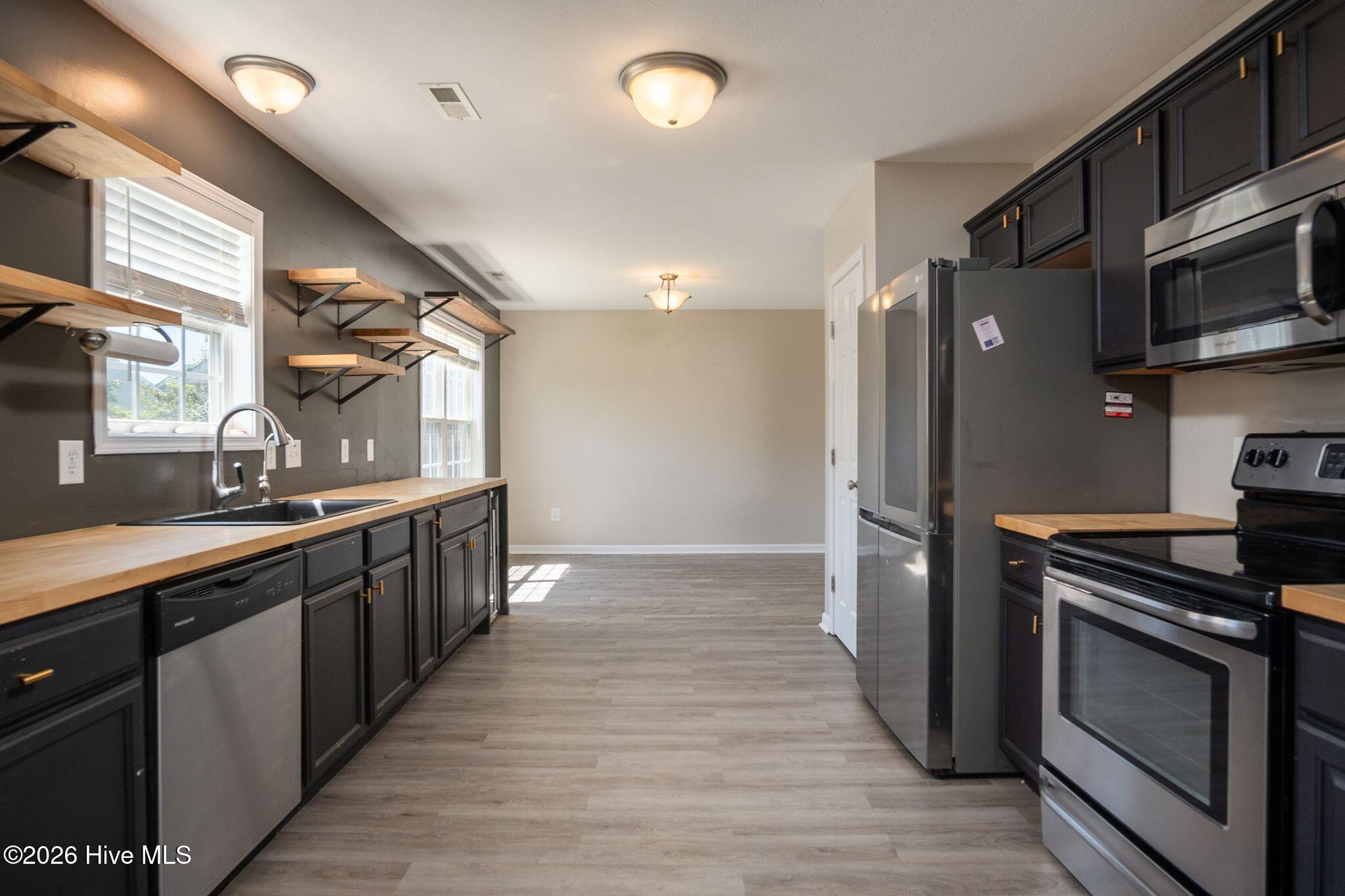 100569961 | Photo 20