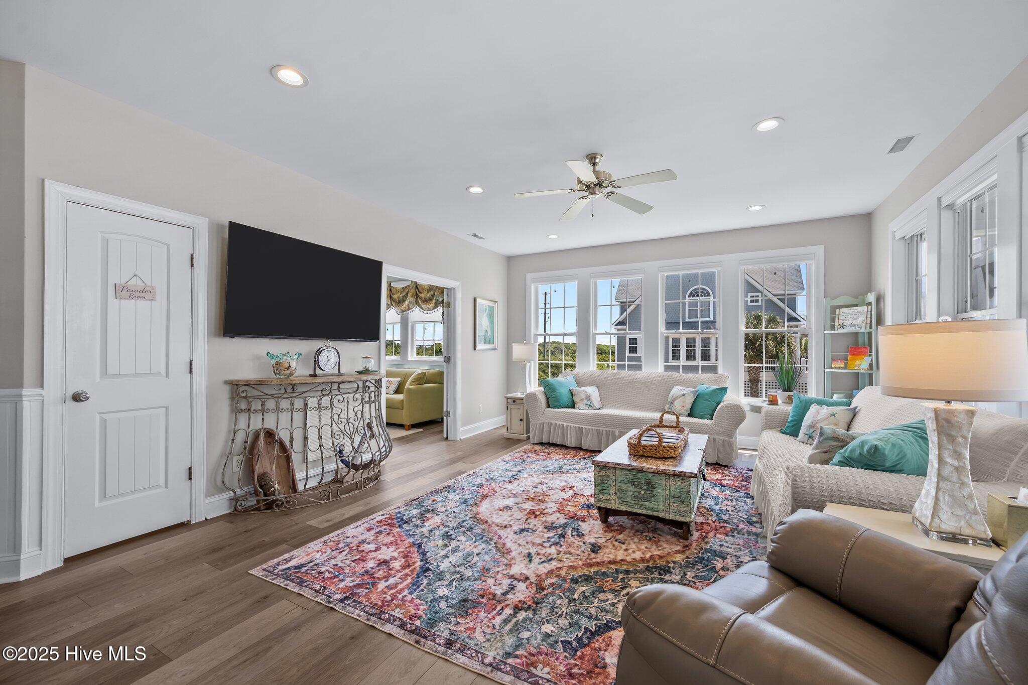 100514915 | Photo 13