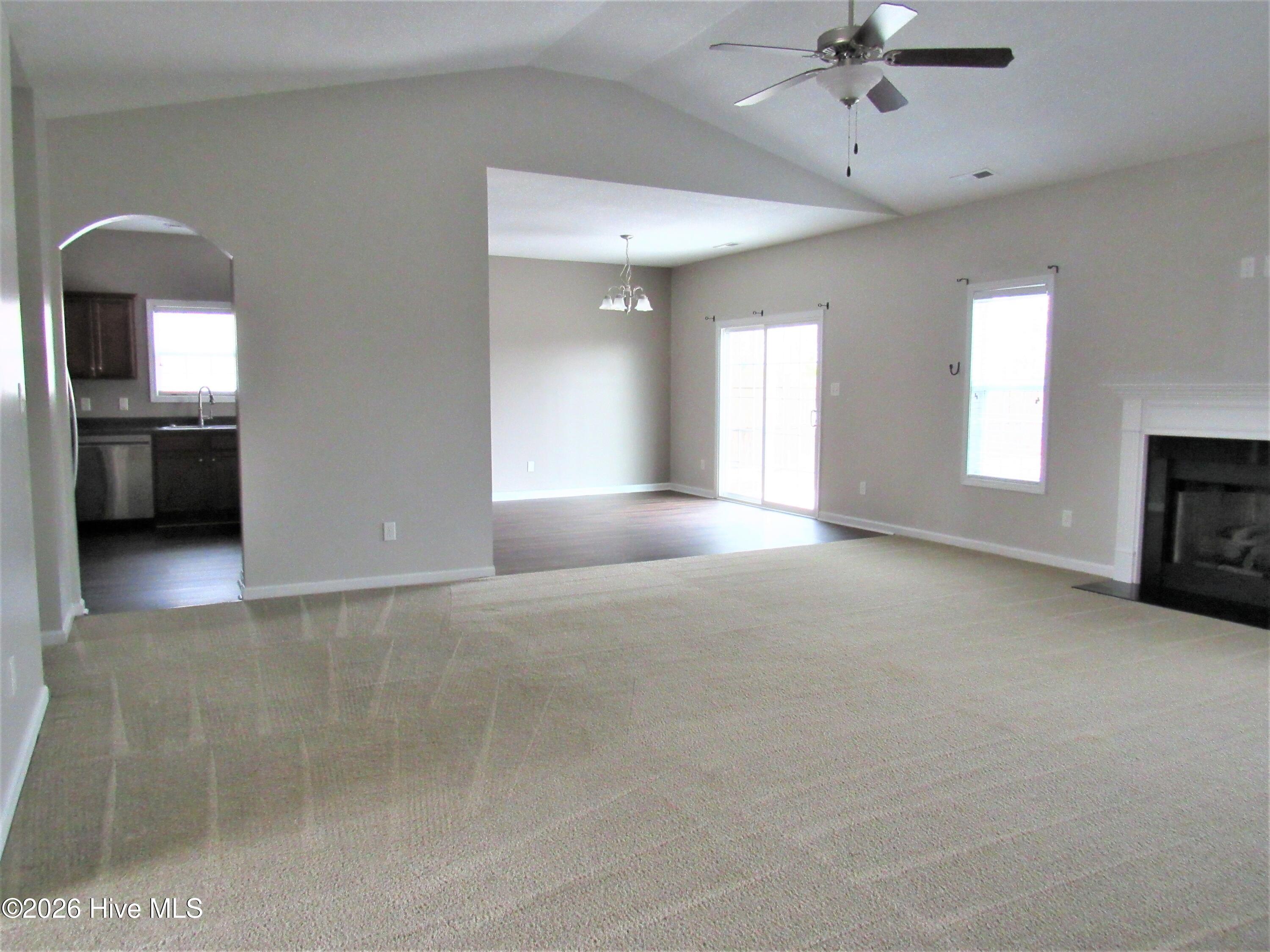 100554155 | Photo 20