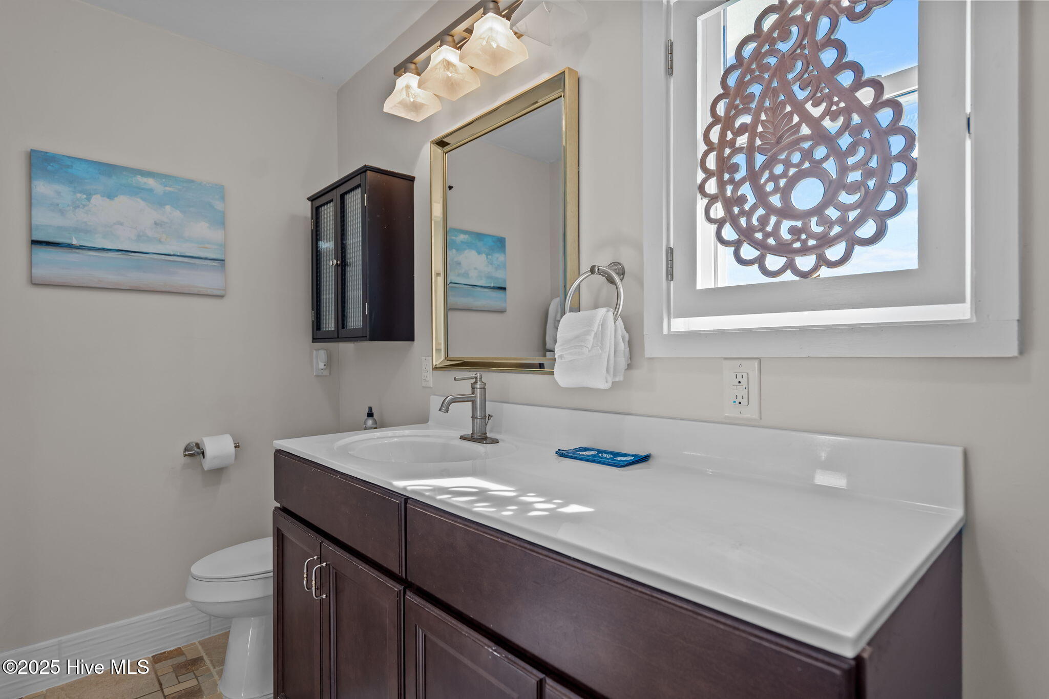 100529257 | Photo 33