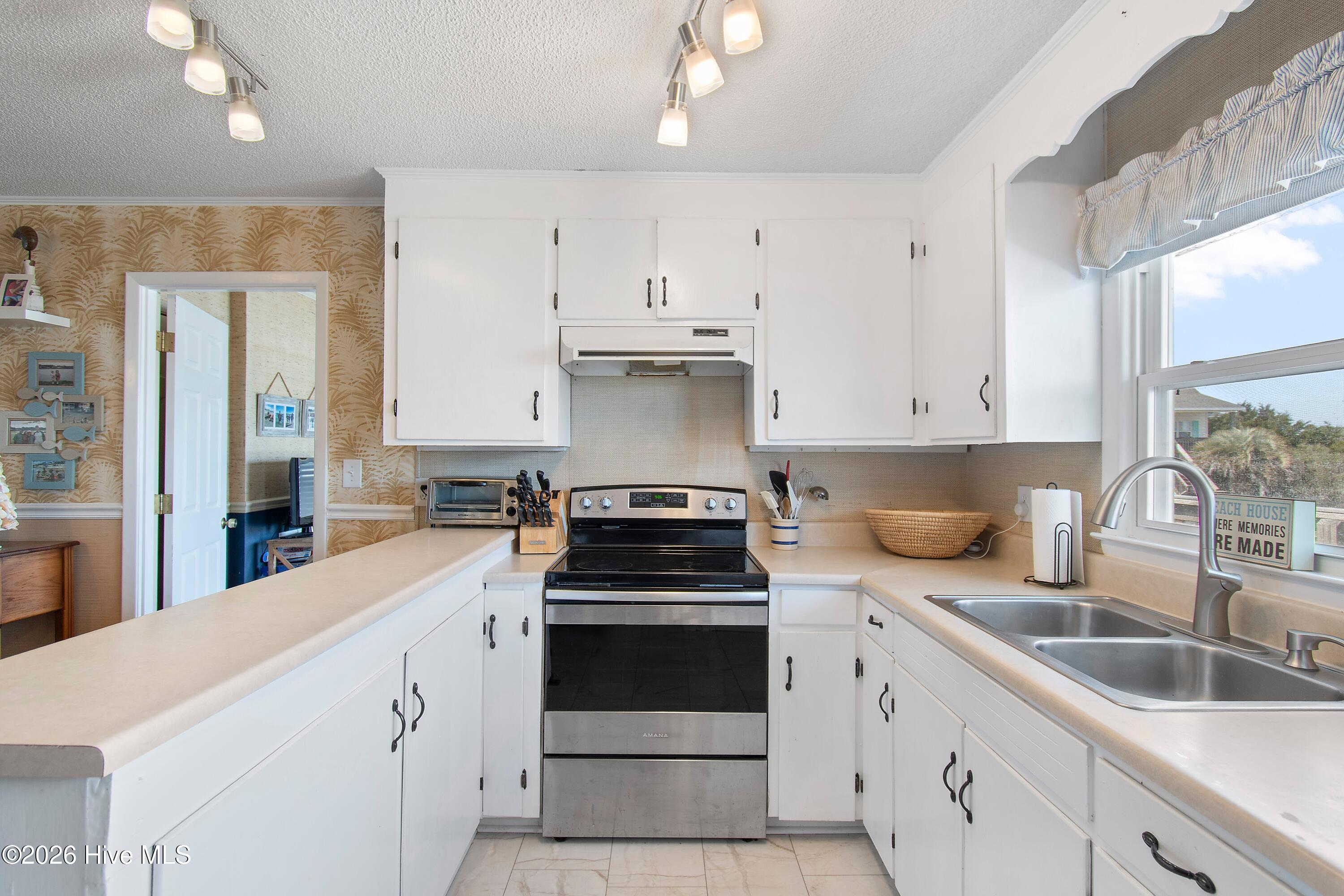 100561675 | Photo 10