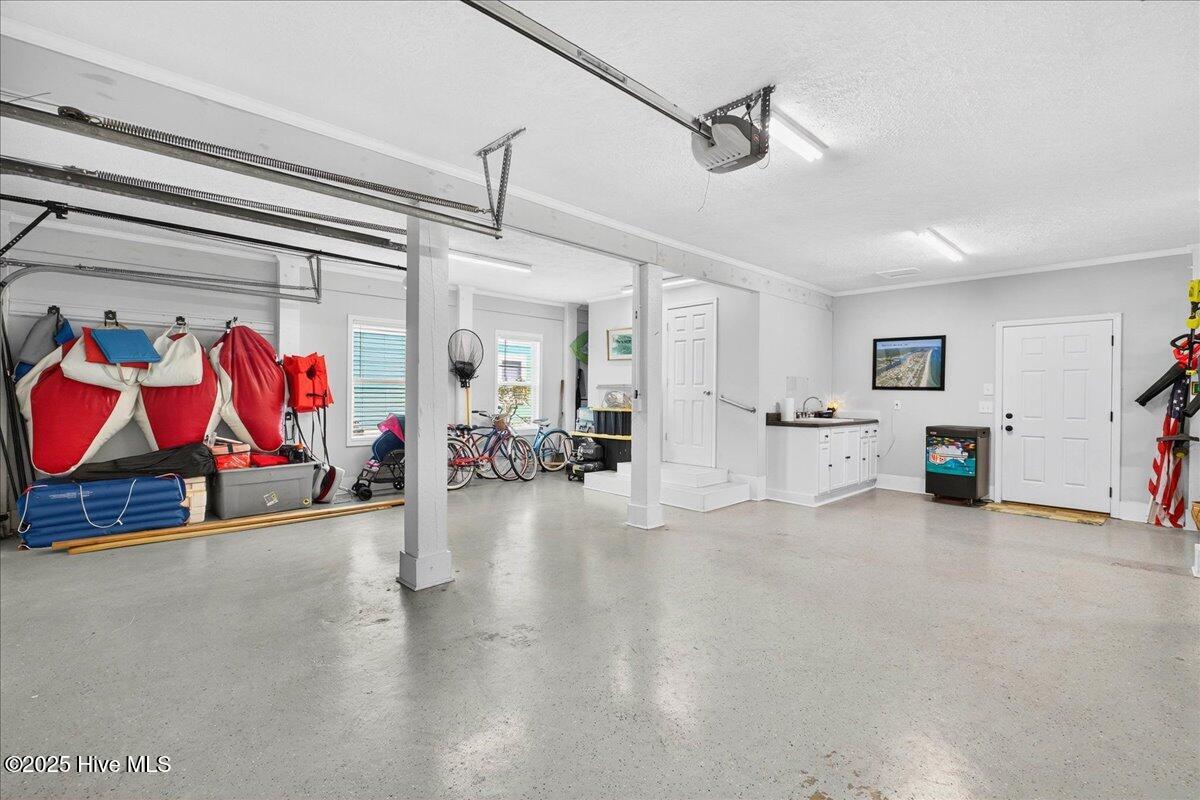 100531606 | Photo 32