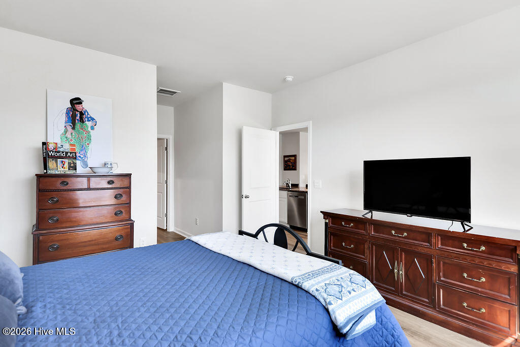 100556486 | Photo 22