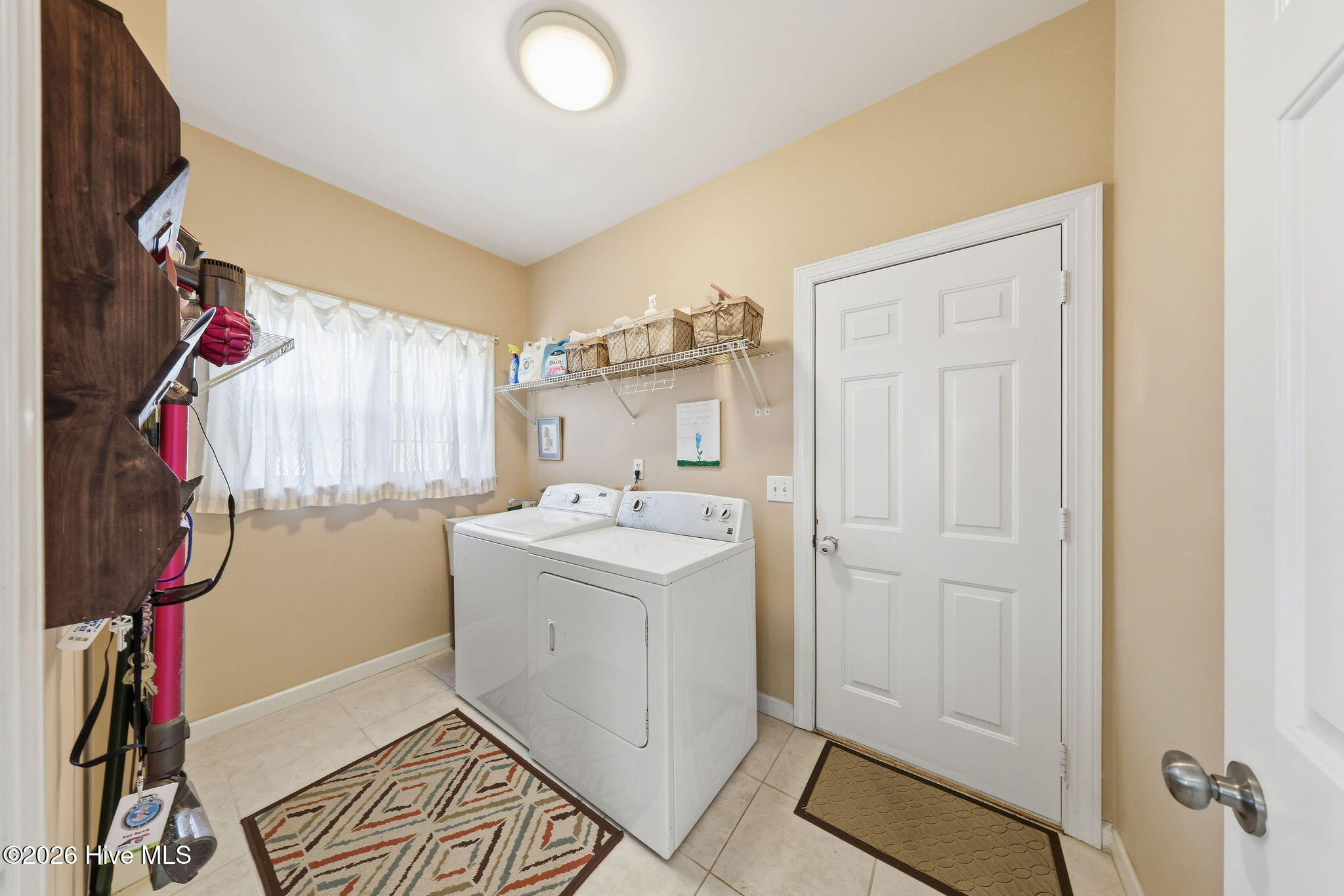 100556784 | Photo 34