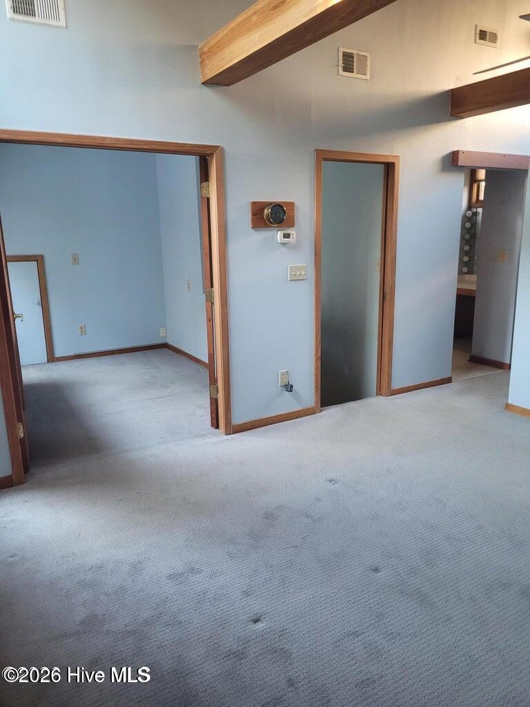 100549225 | Photo 35