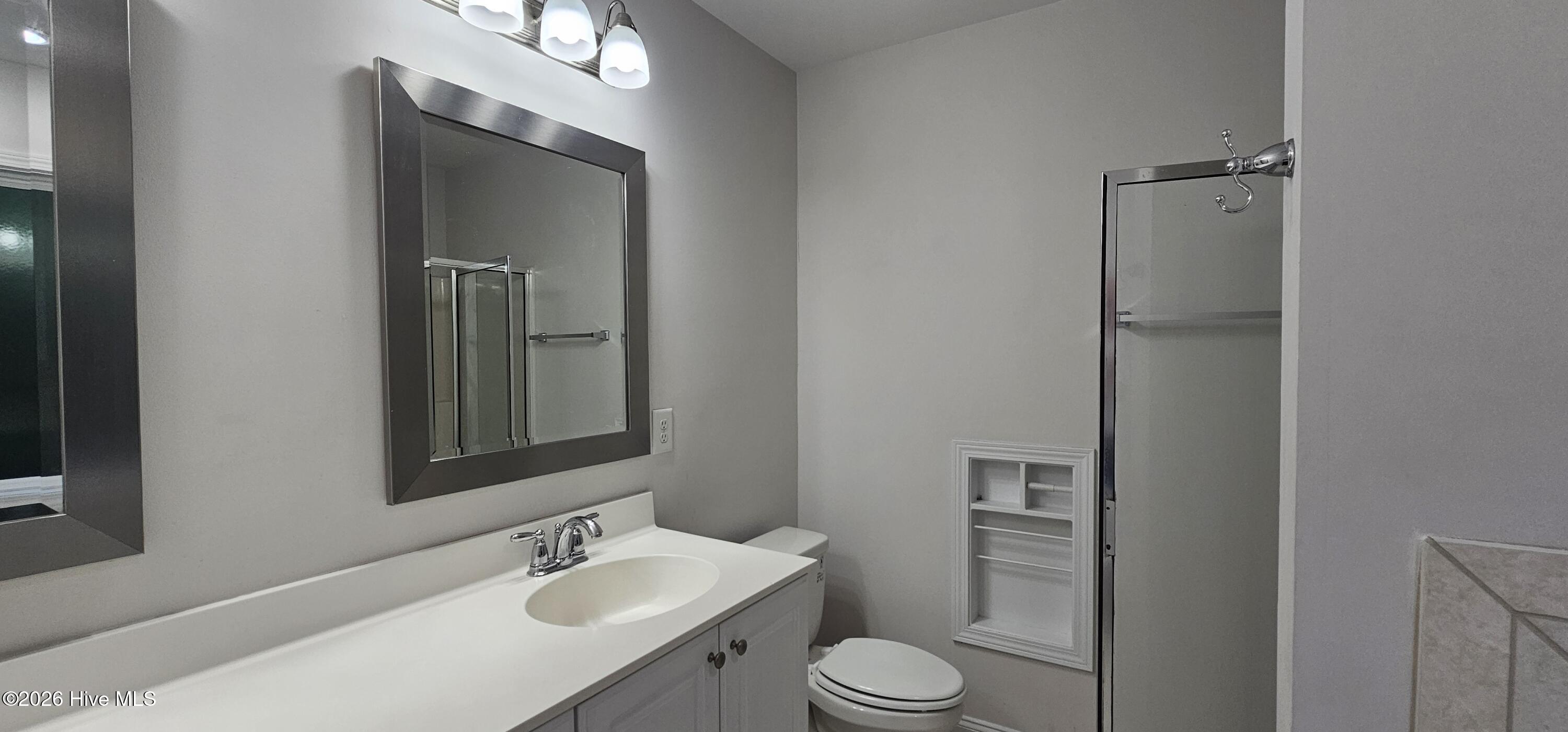 100548448 | Photo 27