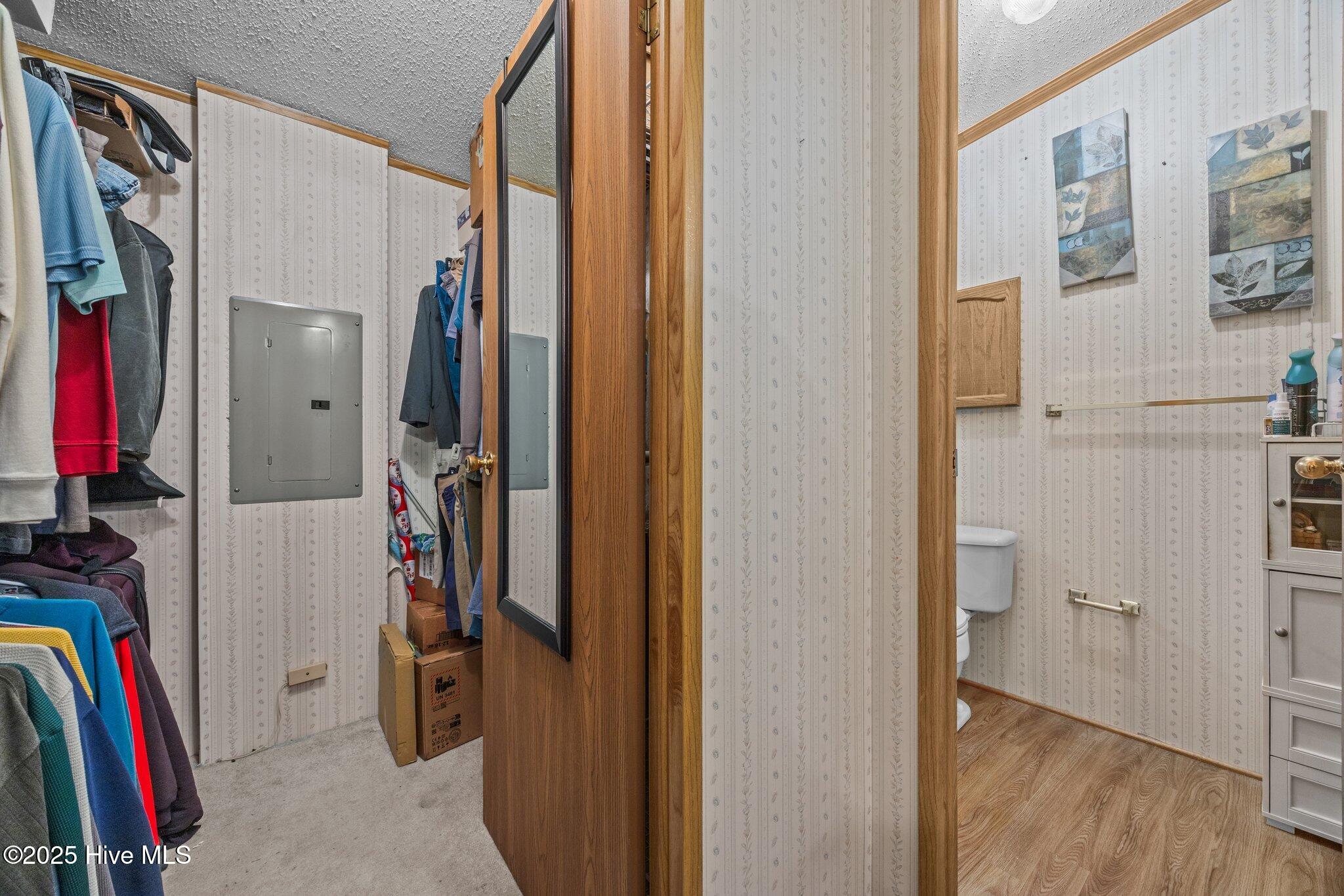 100514117 | Photo 35