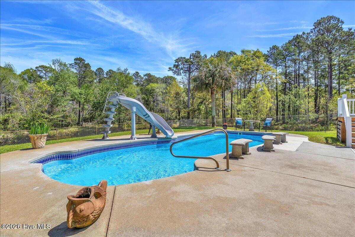 100566130 | Photo 42