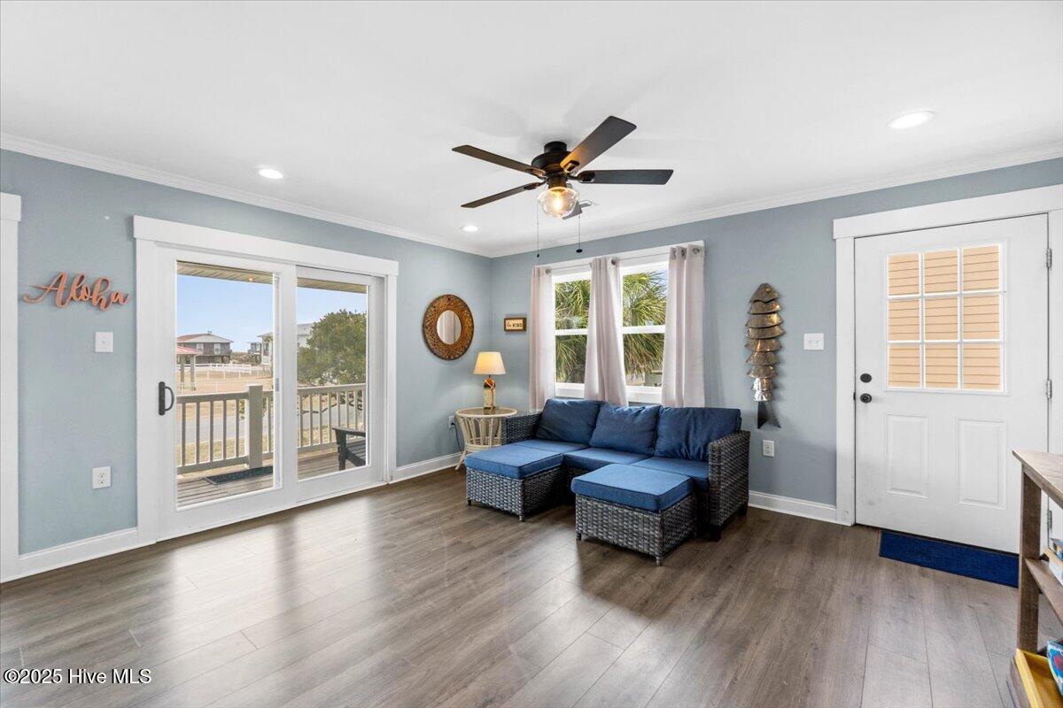 100493245 | Photo 11