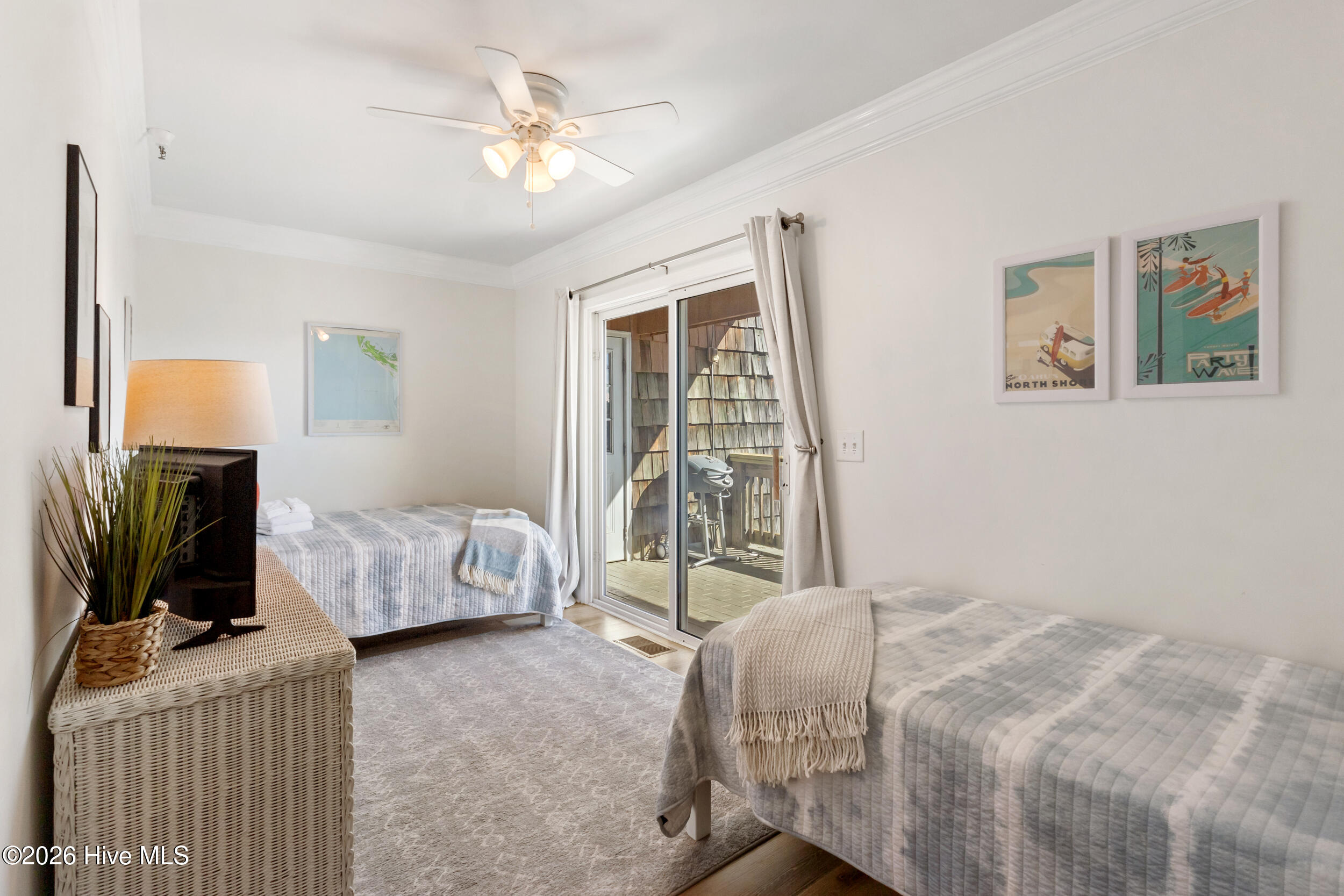 100565367 | Photo 28