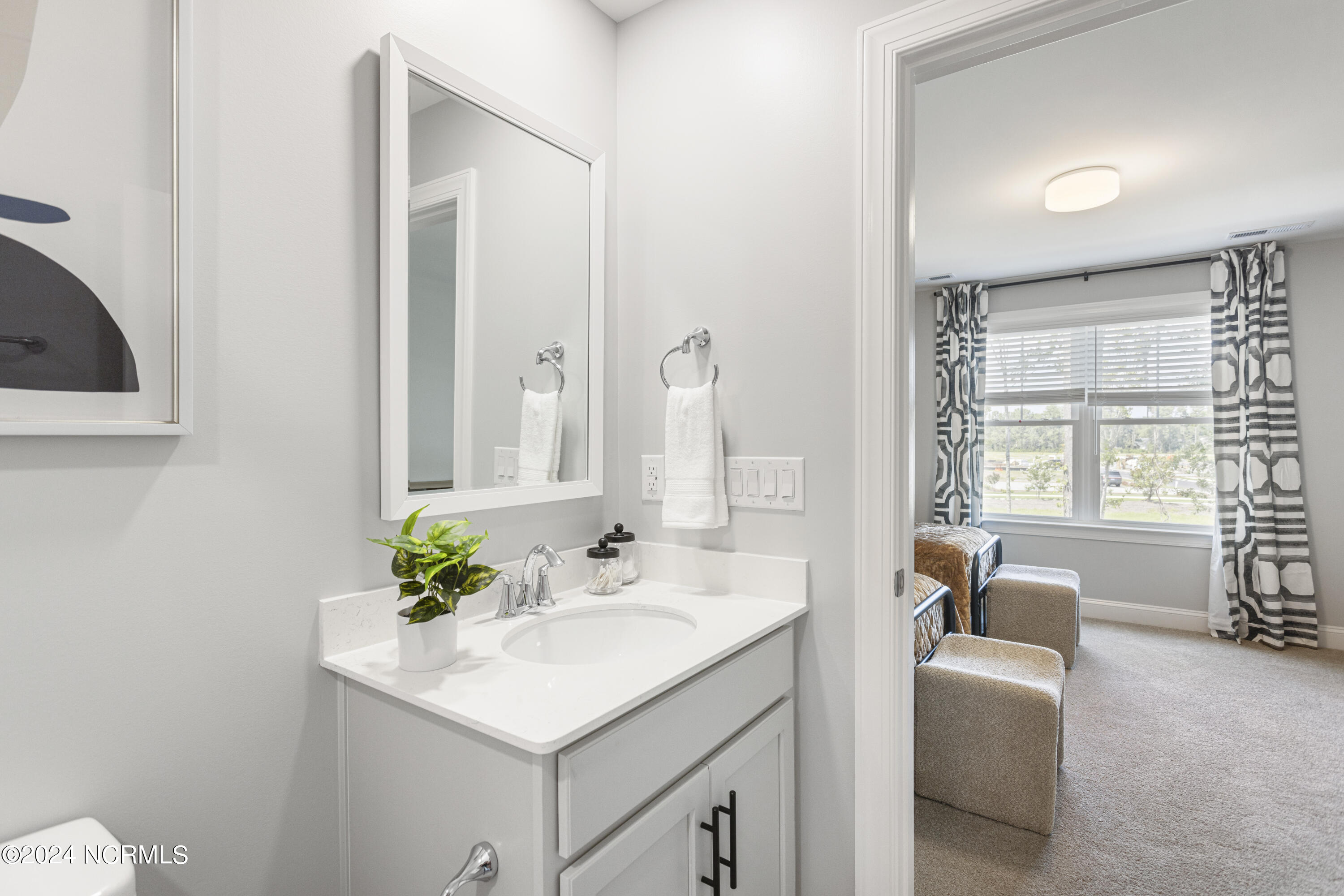 100568554 | Photo 52