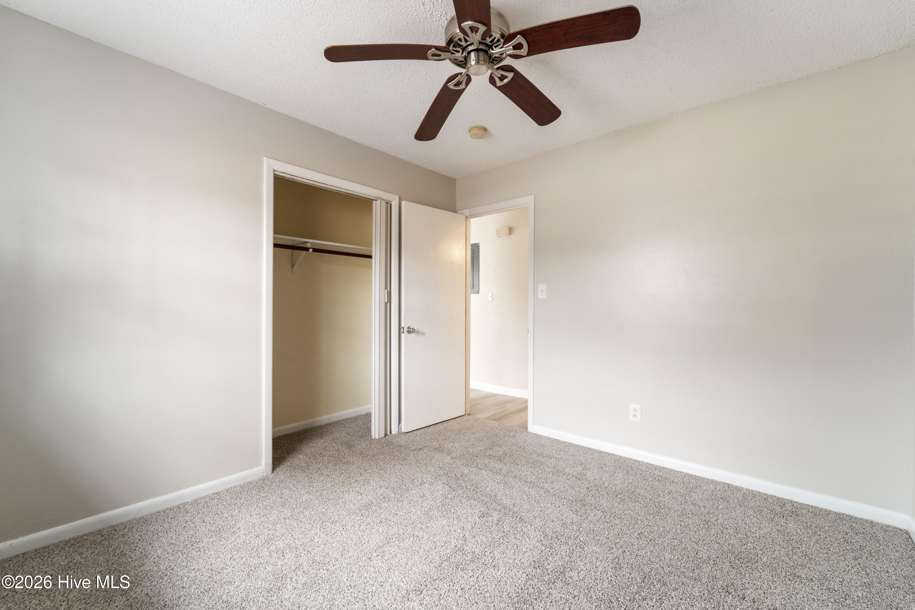 100551090 | Photo 32