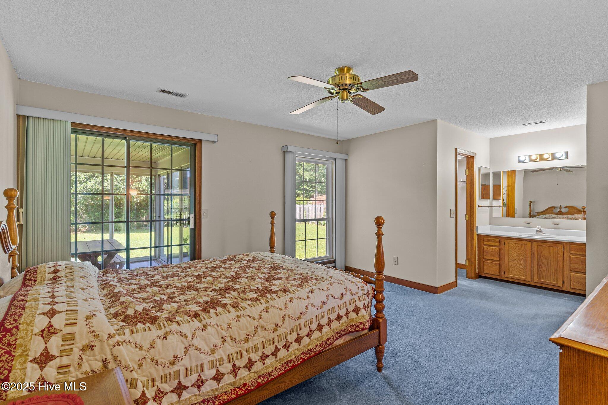 100514247 | Photo 13