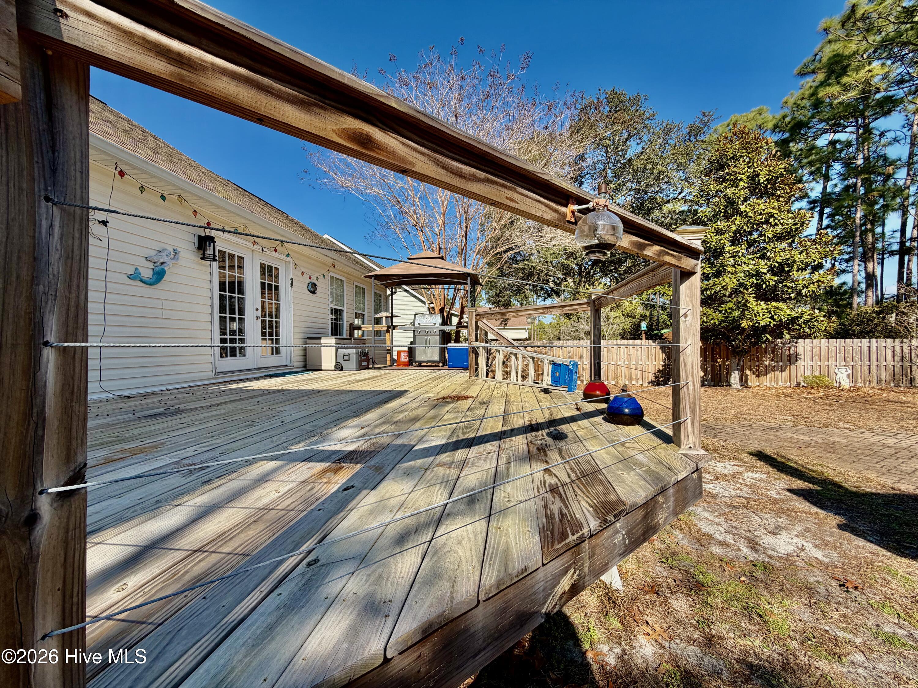 100553297 | Photo 51