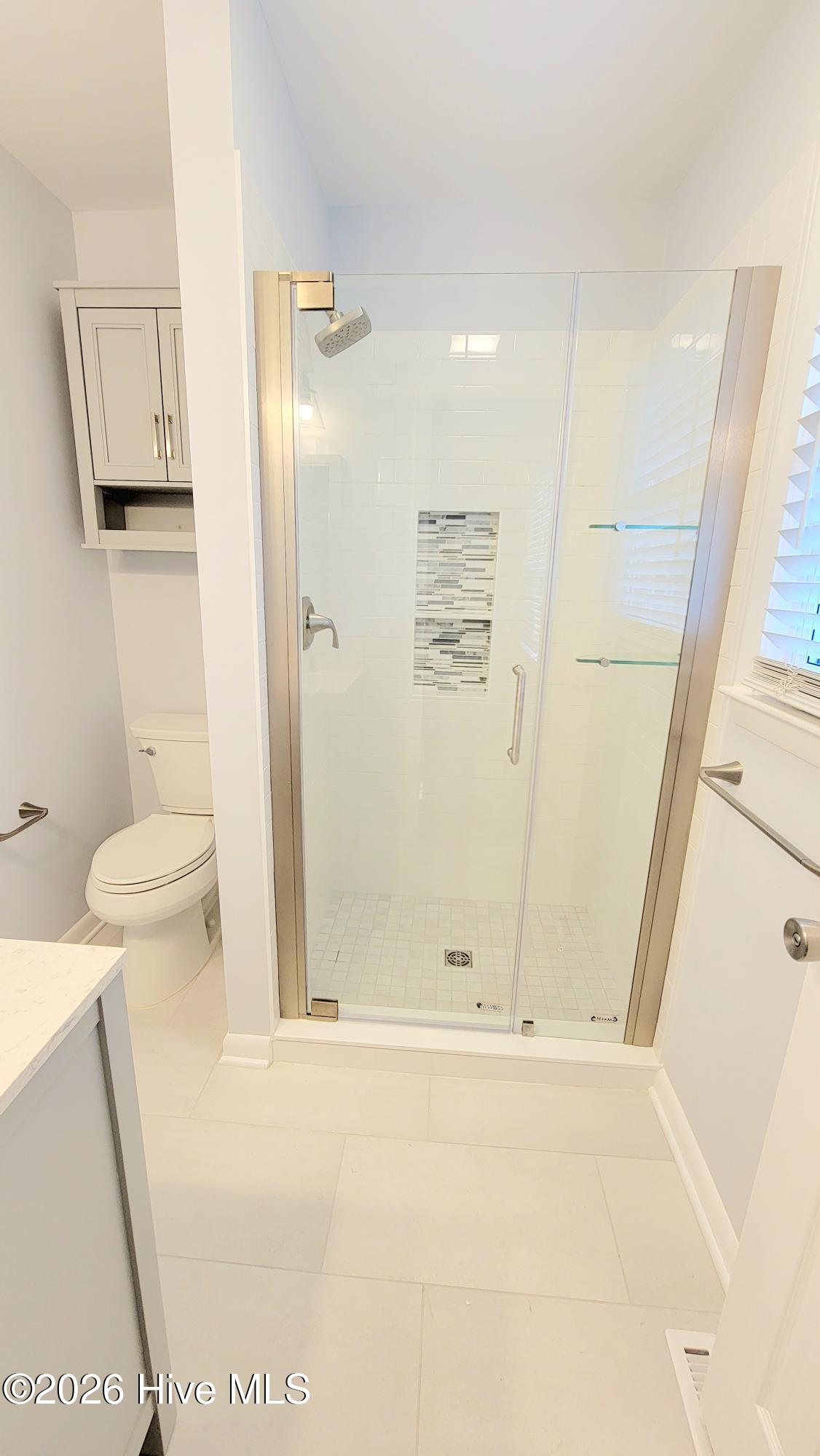 100548786 | Photo 25