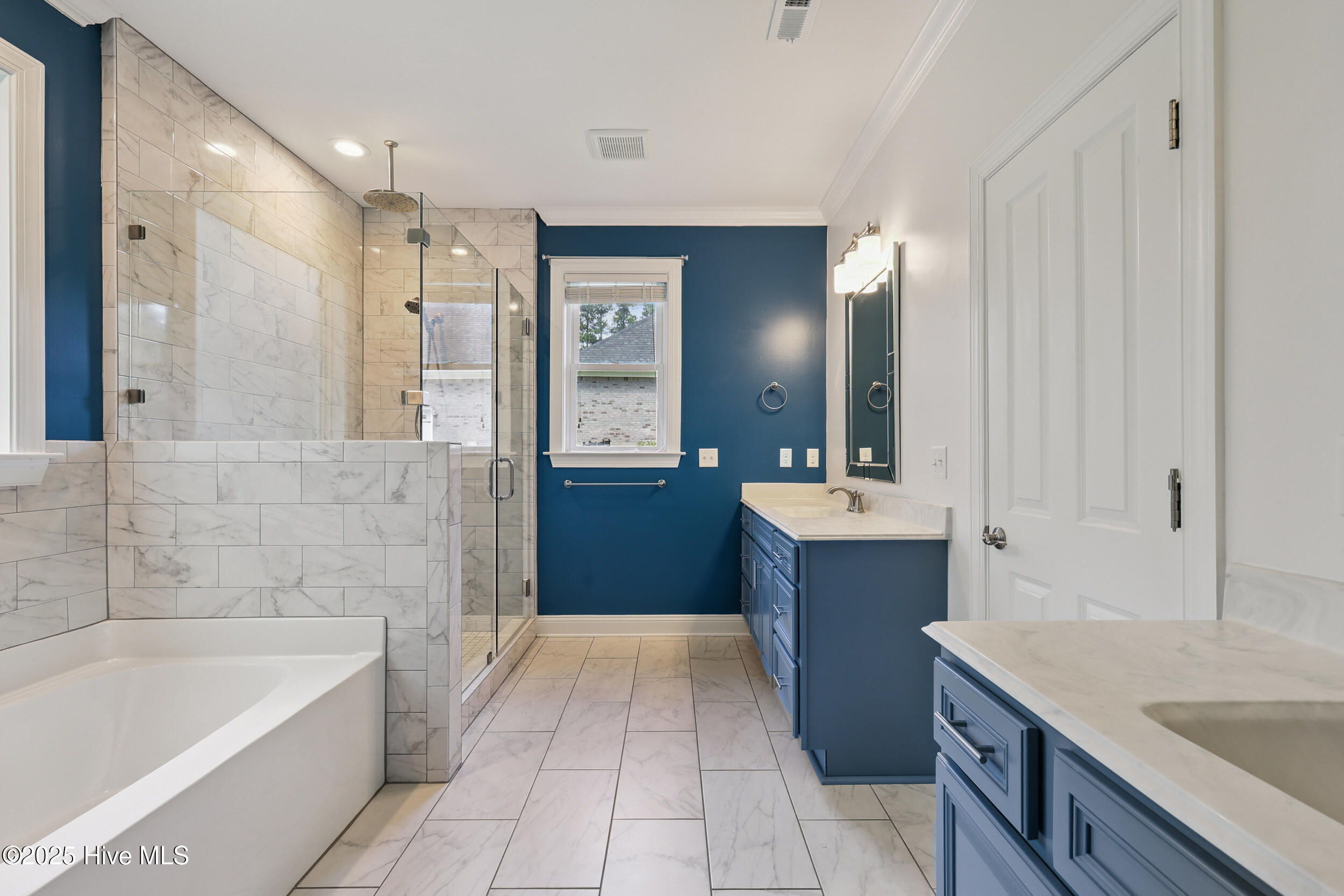 100518241 | Photo 21