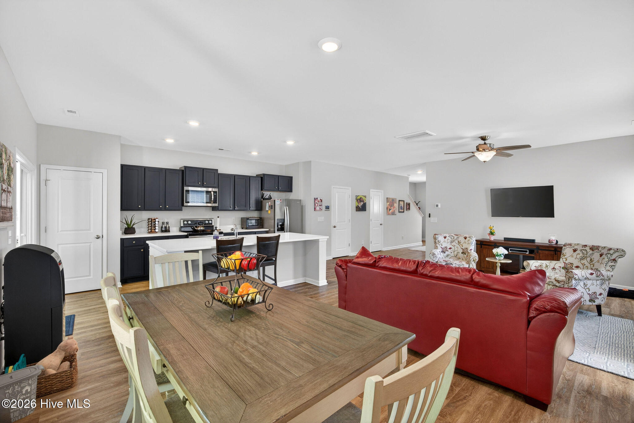 100570180 | Photo 21