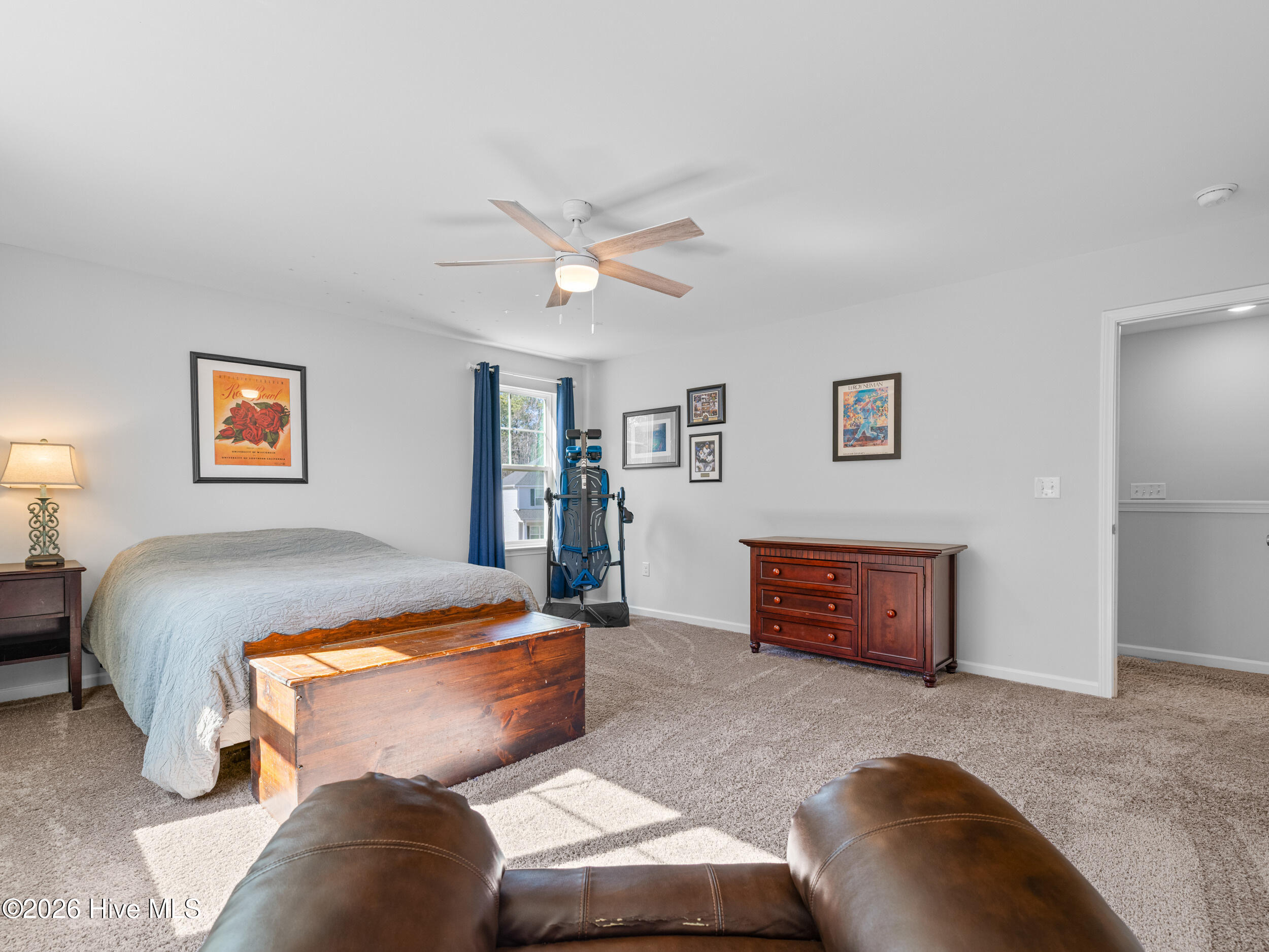 100557695 | Photo 53