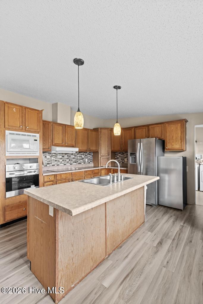 100561746 | Photo 14