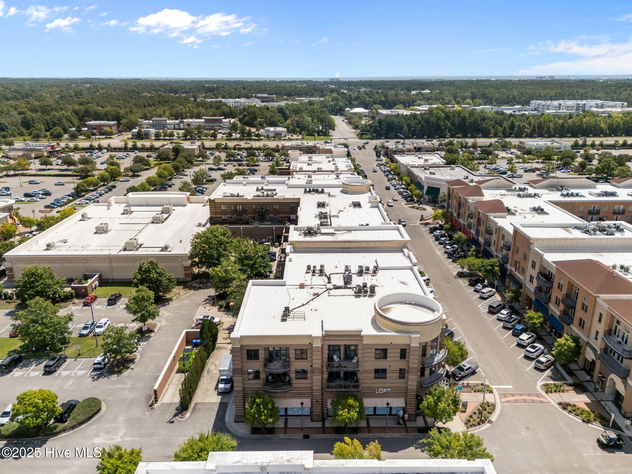 100525076 | Photo 63